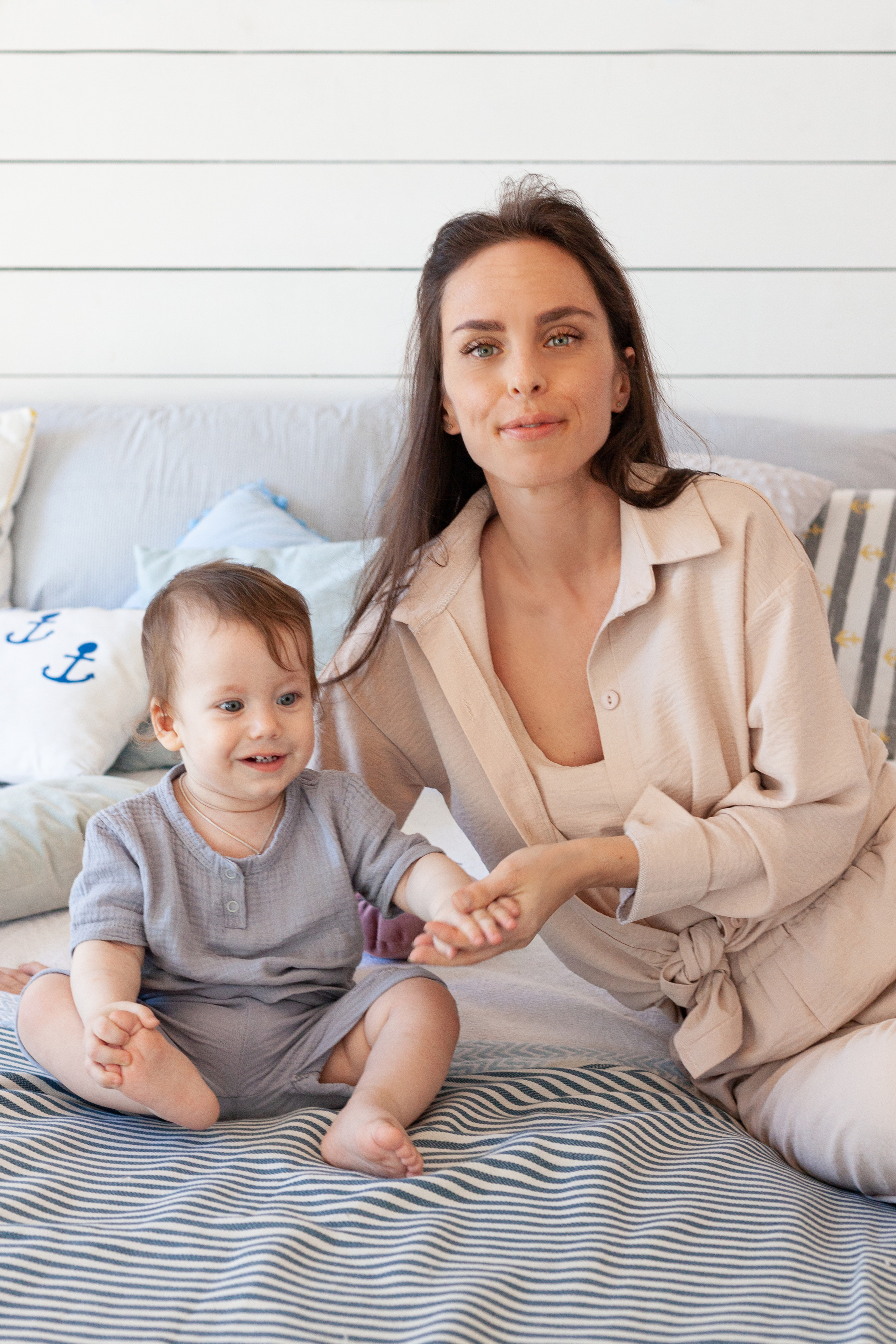 Студийная фотосессия годовасика с семьей. Детский и контент фотограф Надя Волкова Санкт-Петербург