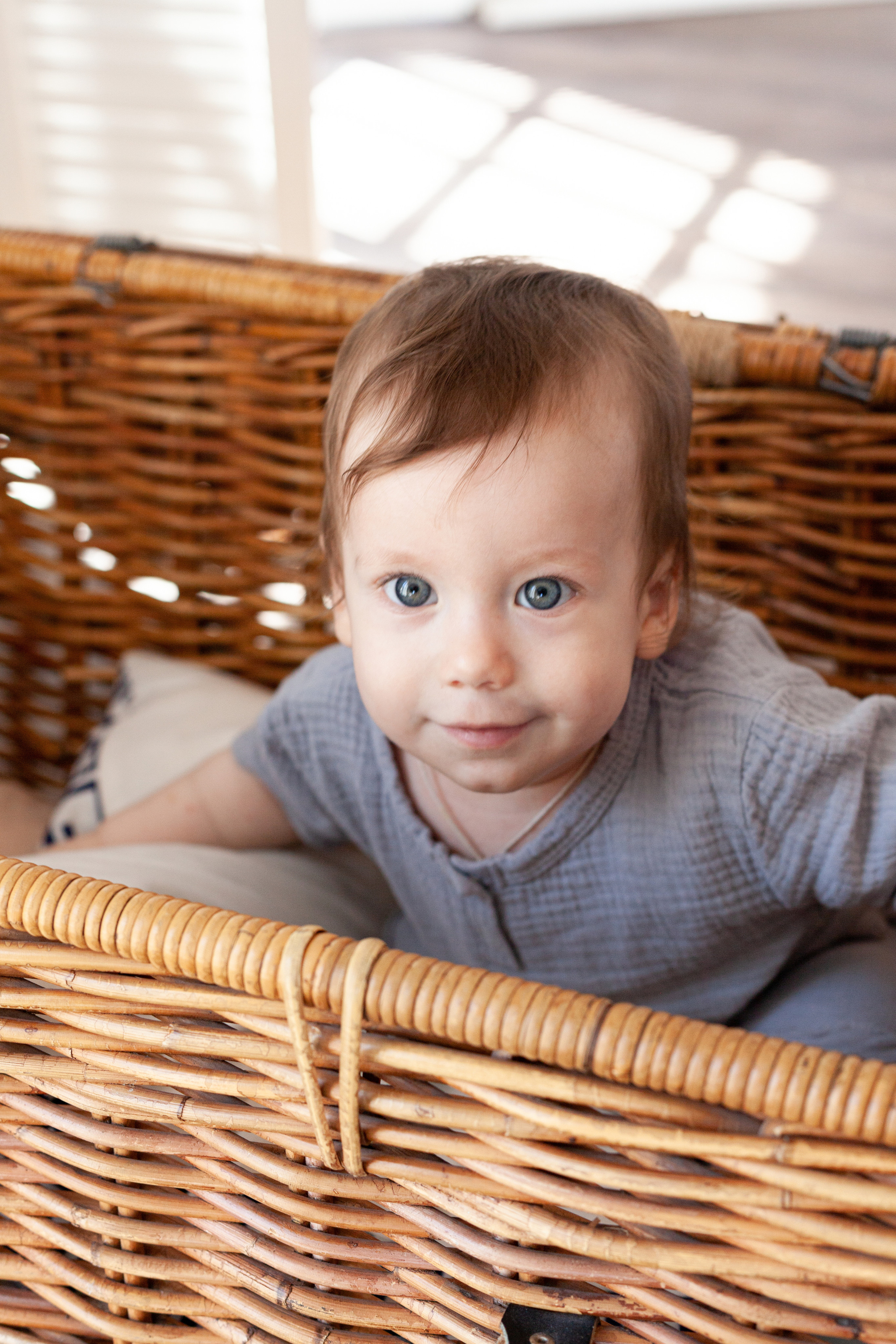 Студийная фотосессия годовасика с семьей. Детский и контент фотограф Надя Волкова Санкт-Петербург