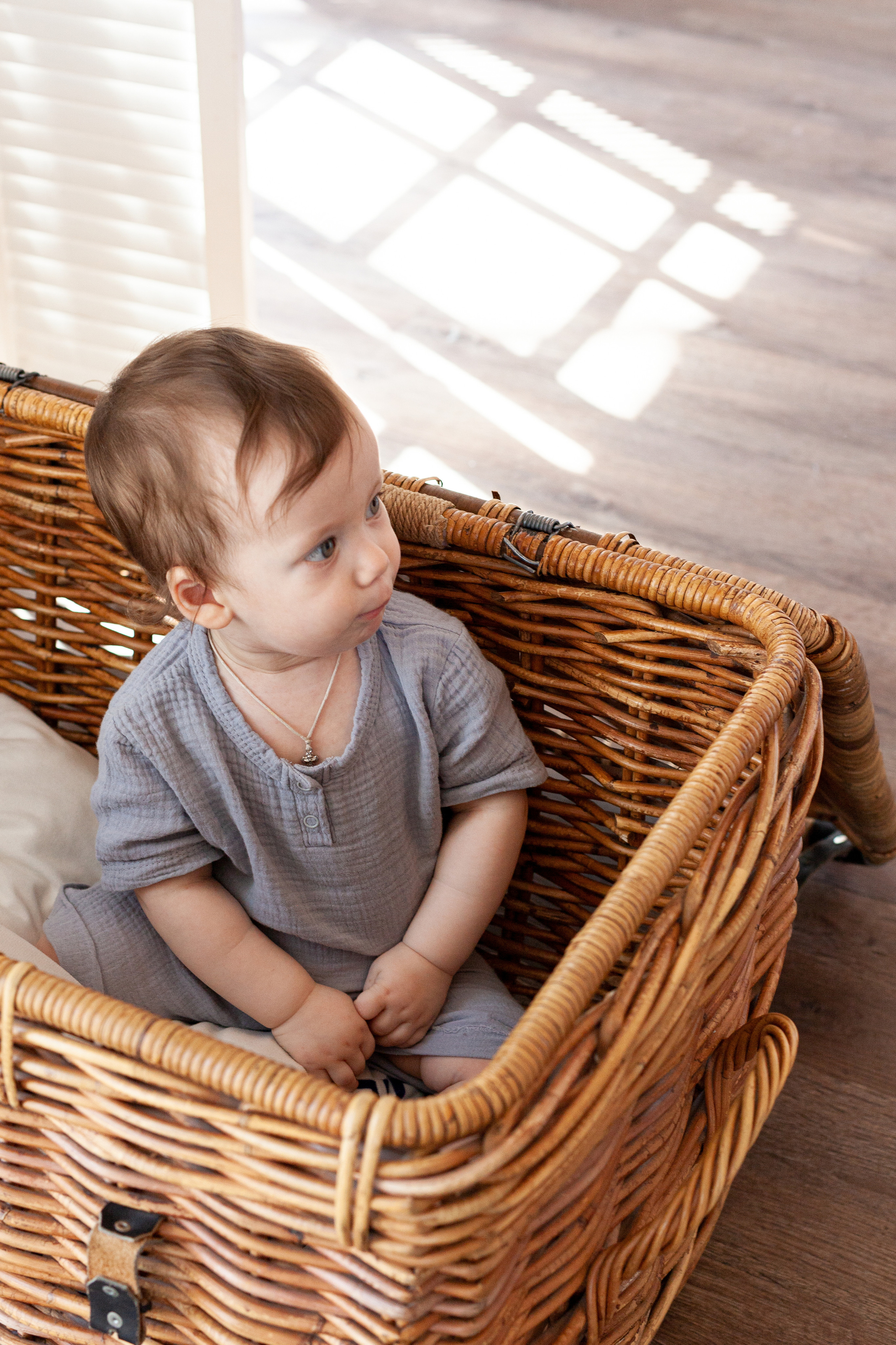 Студийная фотосессия годовасика с семьей. Детский и контент фотограф Надя Волкова Санкт-Петербург