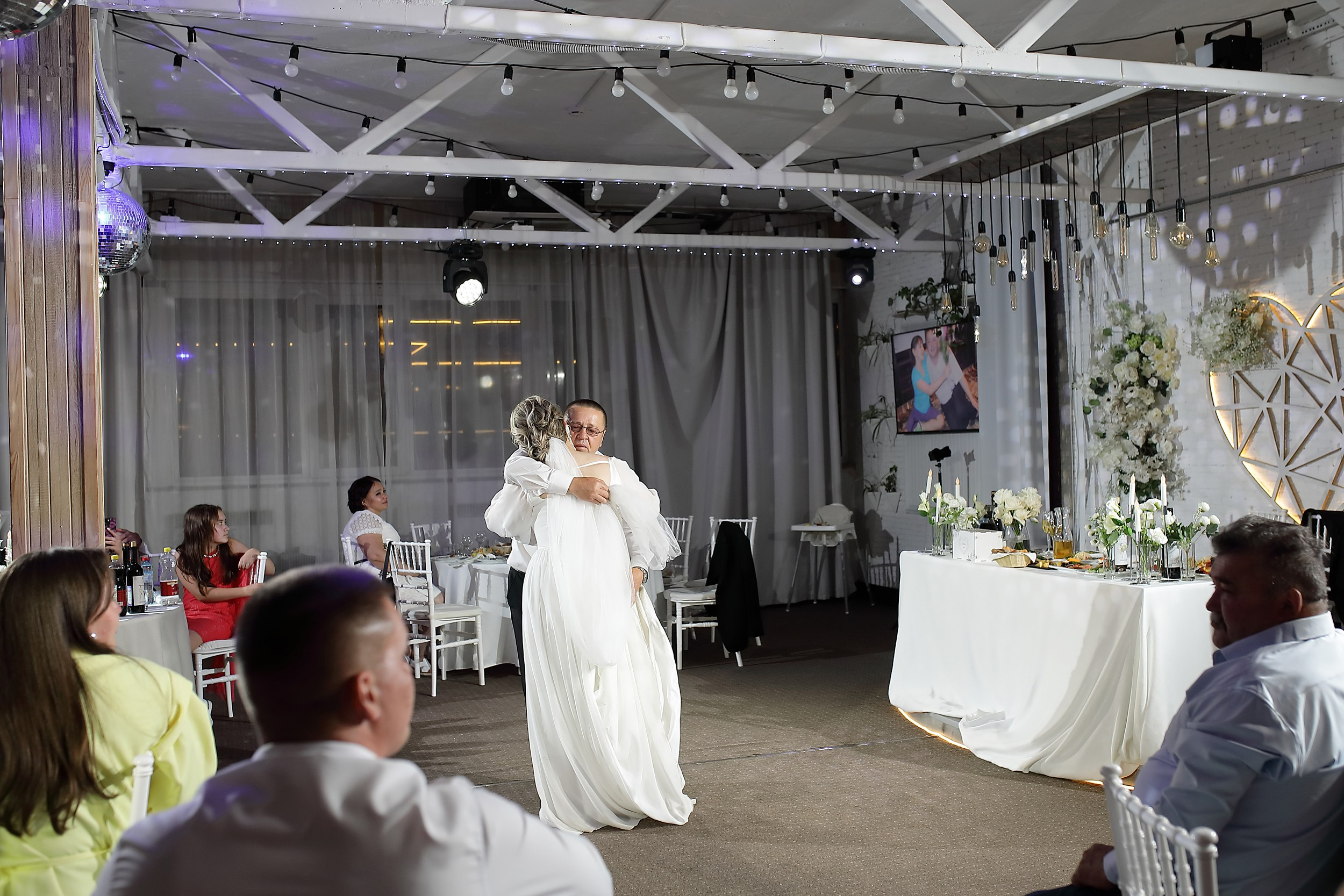 танец папы и дочери фотограф Полянская Анастасия Екатеринбург