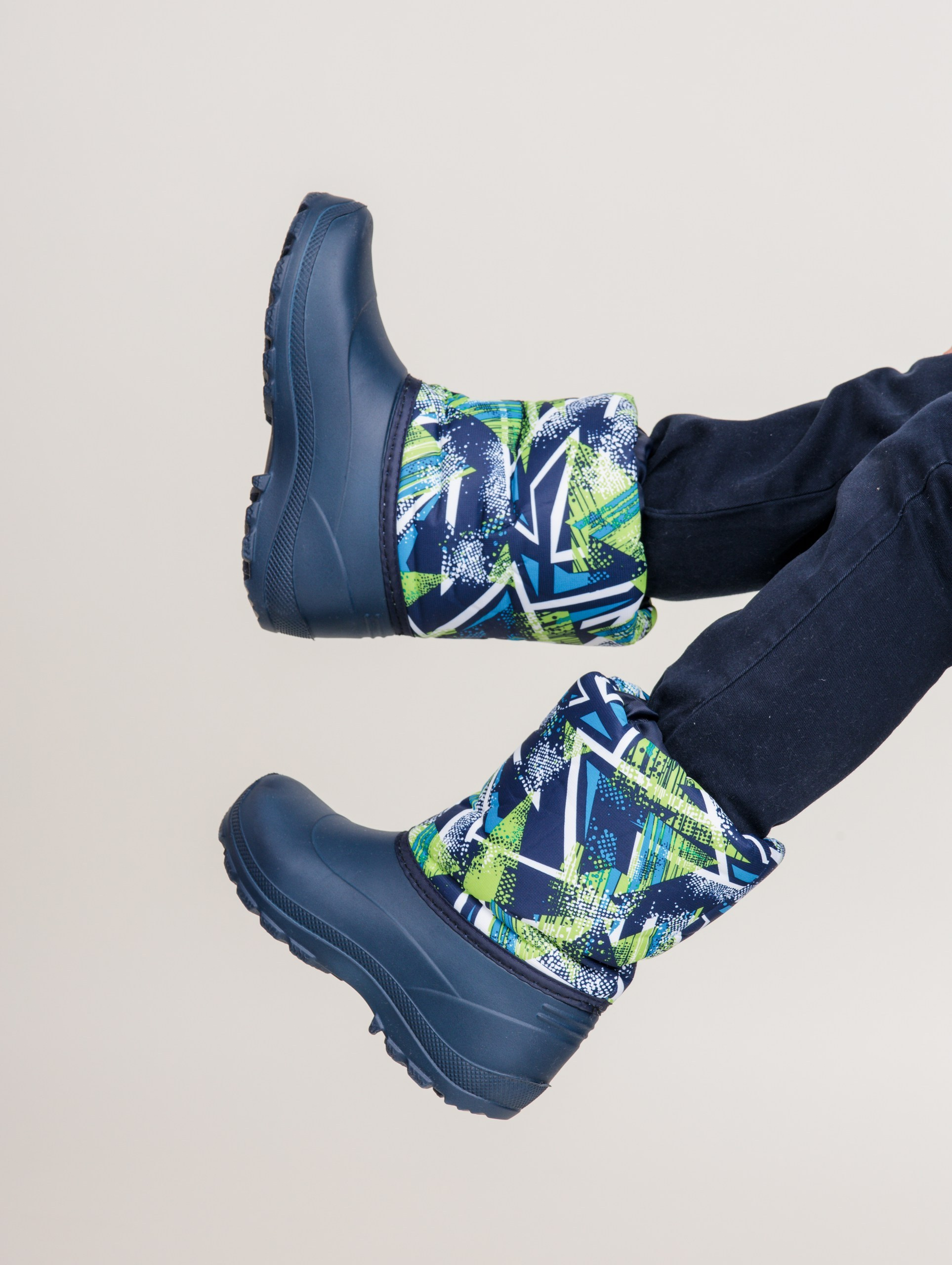 Предметная съемка и продакшн видео обуви для каталога, сайта, маркетплейсов. Студия коммерческой съемки ХВОЯ