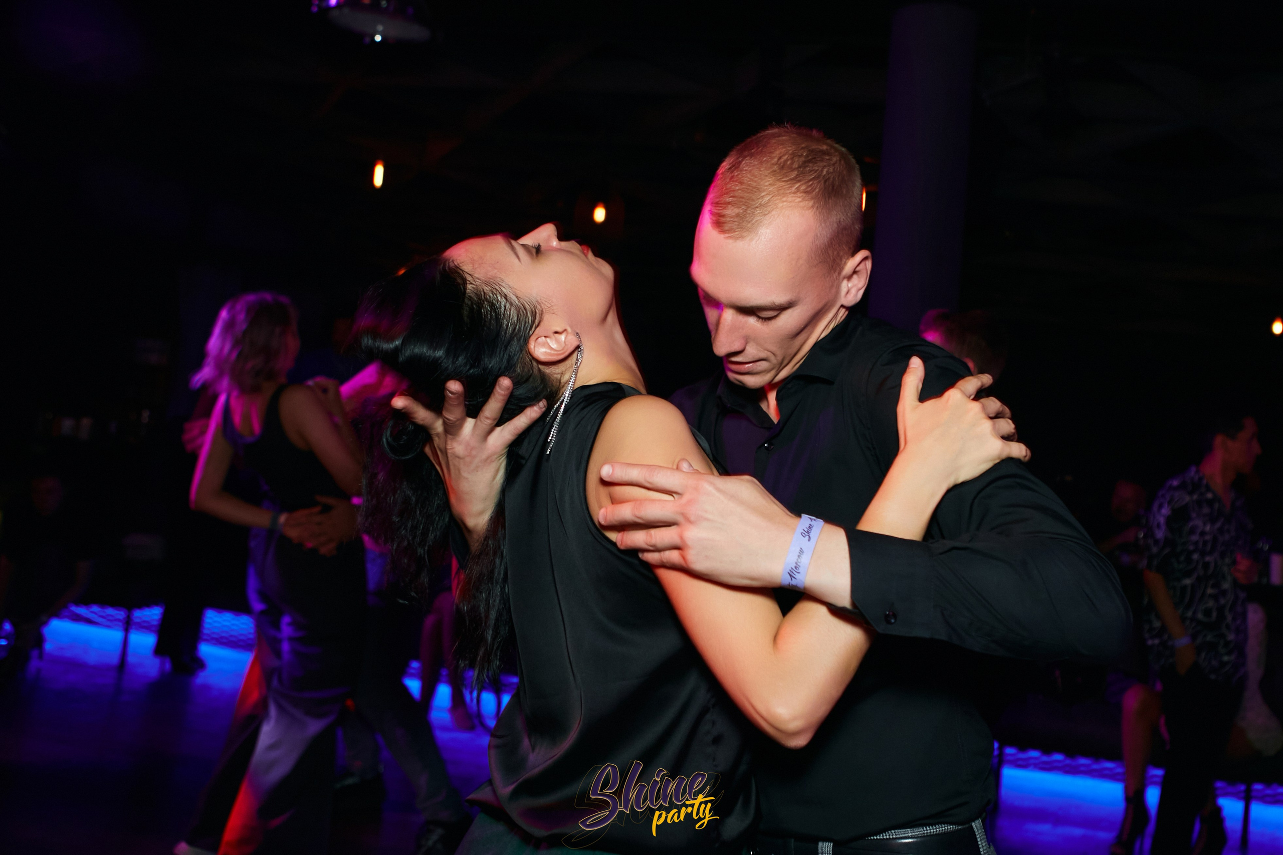 Shine party bachata. Свадебный фотограф