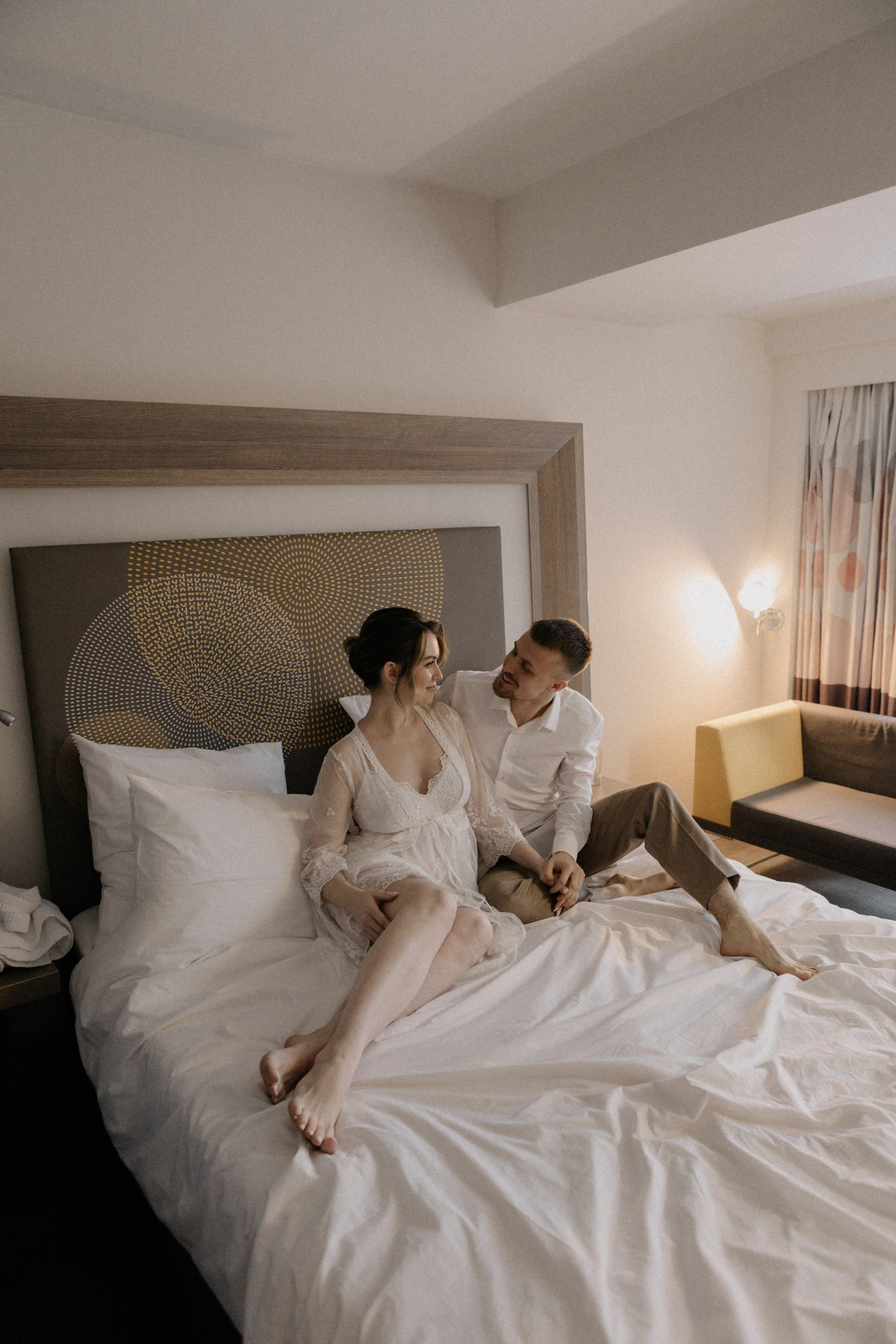 Ксюша и Илья. Утро в отеле роспись в Birds. Свадебный и портретный фотограф в Москве Анастасия Масюк