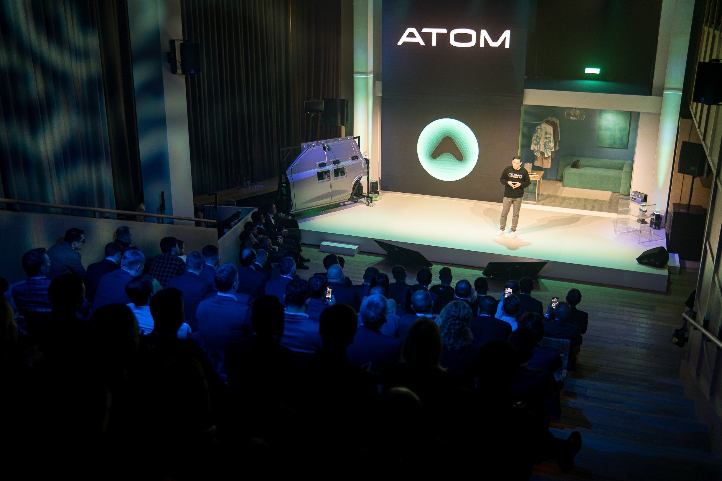 ATOM. Премьера Российского электромобиля. Репортажный фотограф Денис Тихомиров. Москва