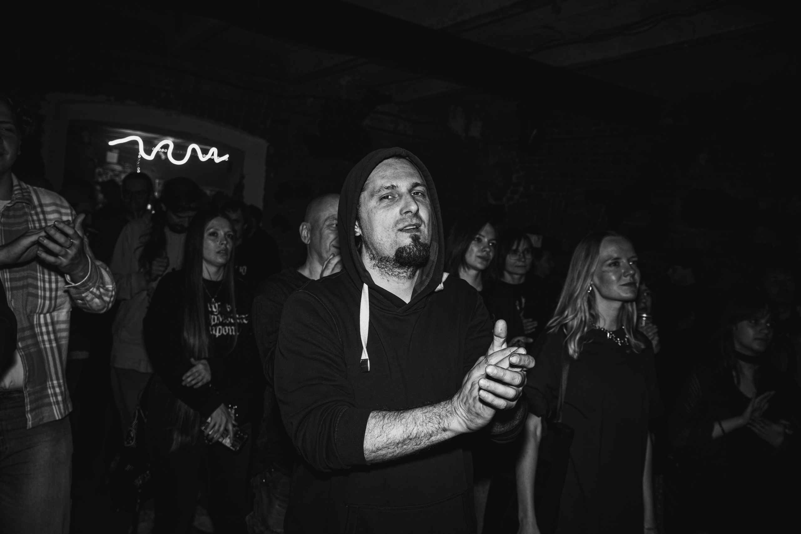 Laugar & Шумы Штормовых Широт & Пожары На Дальнем Севере 11.10.2025. Репортажный фотограф в Москве Legiodot