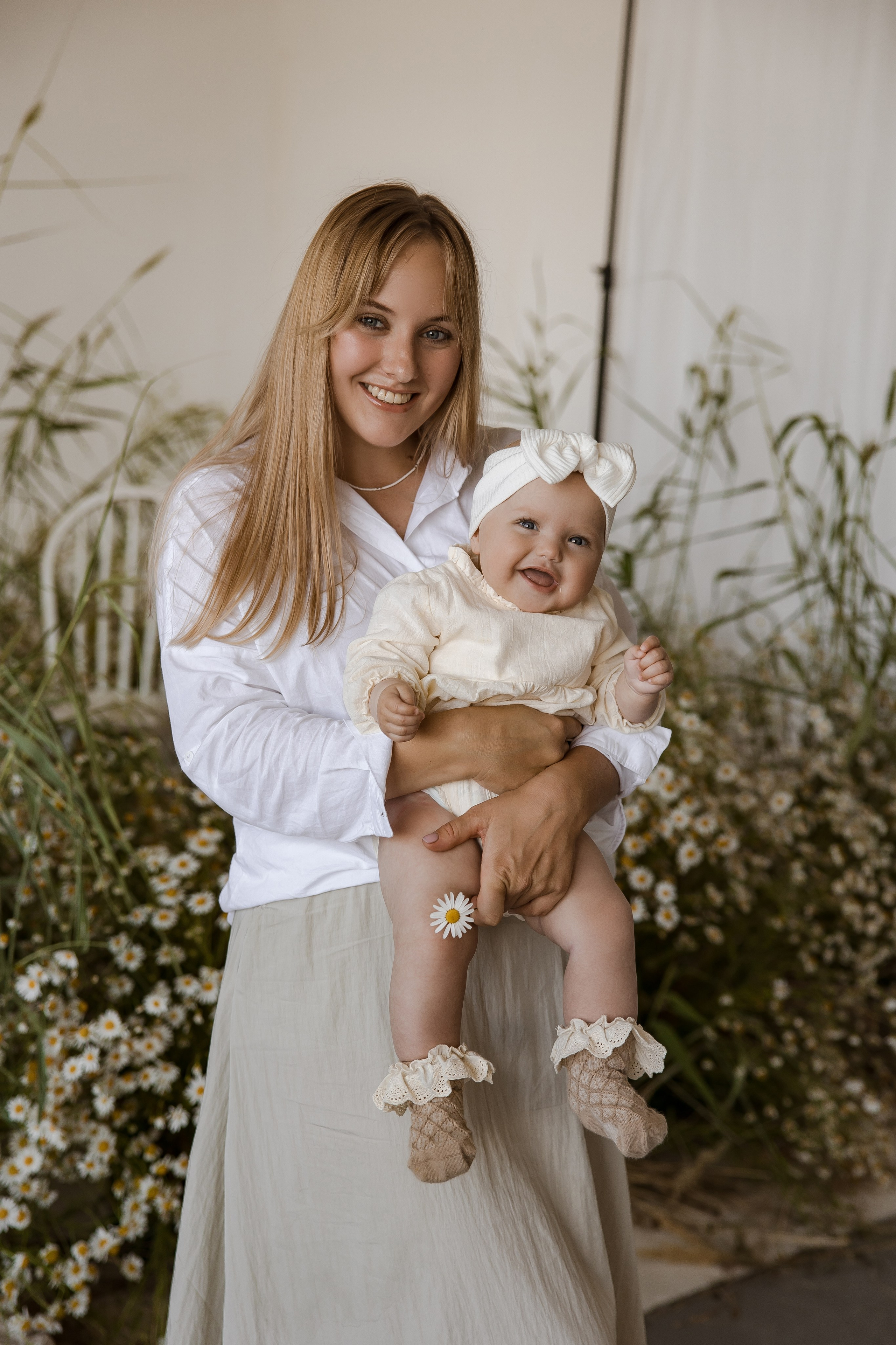 Фотосессия с ромашками мамы и дочки в Тольятти. Свадебный и семейный фотограф в Самаре и Тольятти | Елена Топанцева