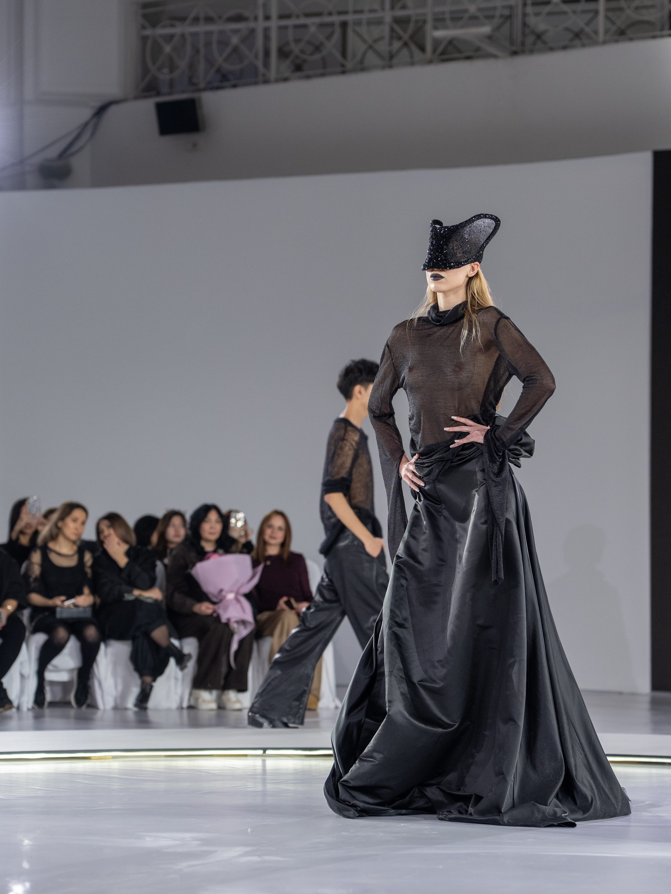 Дизайн DVALI. Сайт Алматинского НЮ АРТ, будуар и фэшн фотографа Дениса Карпенко