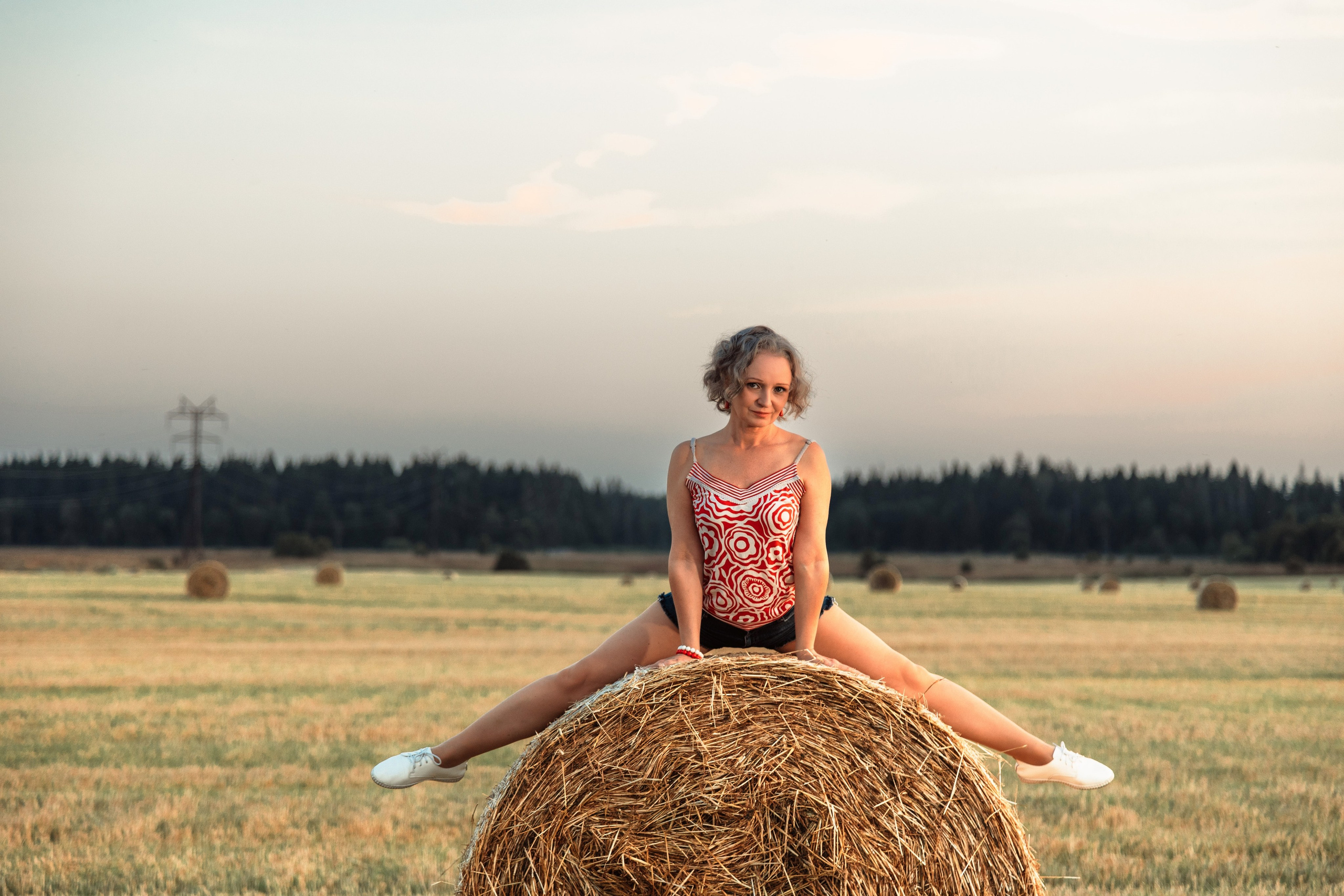 2025-08-03. Анжела на сене