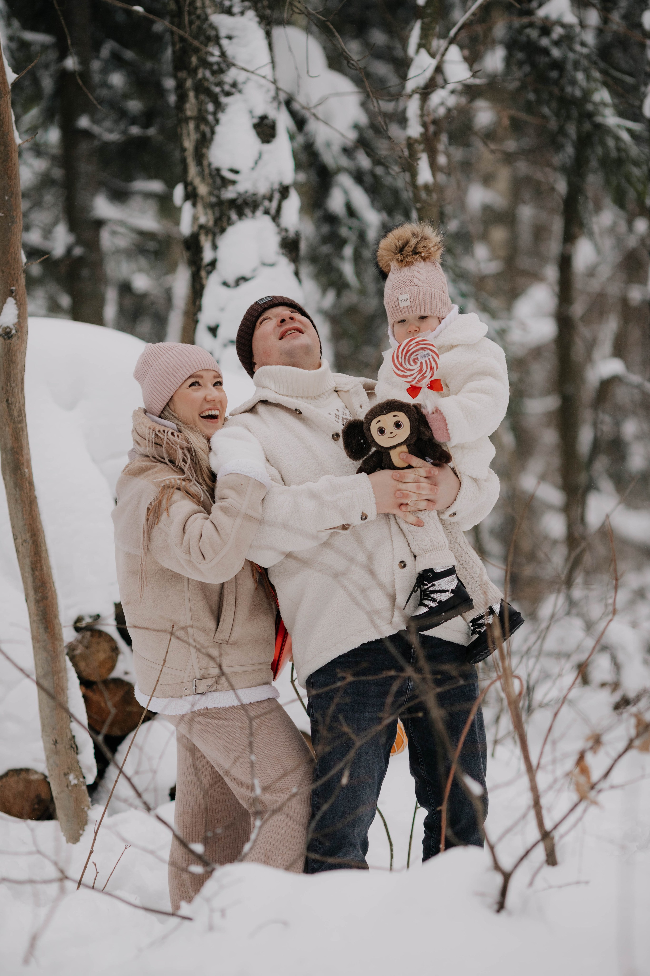 Лиля и семья Зимняя прогулка в лесу. Семейный и свадебный фотограф Видное Москва Екатерина Пятова