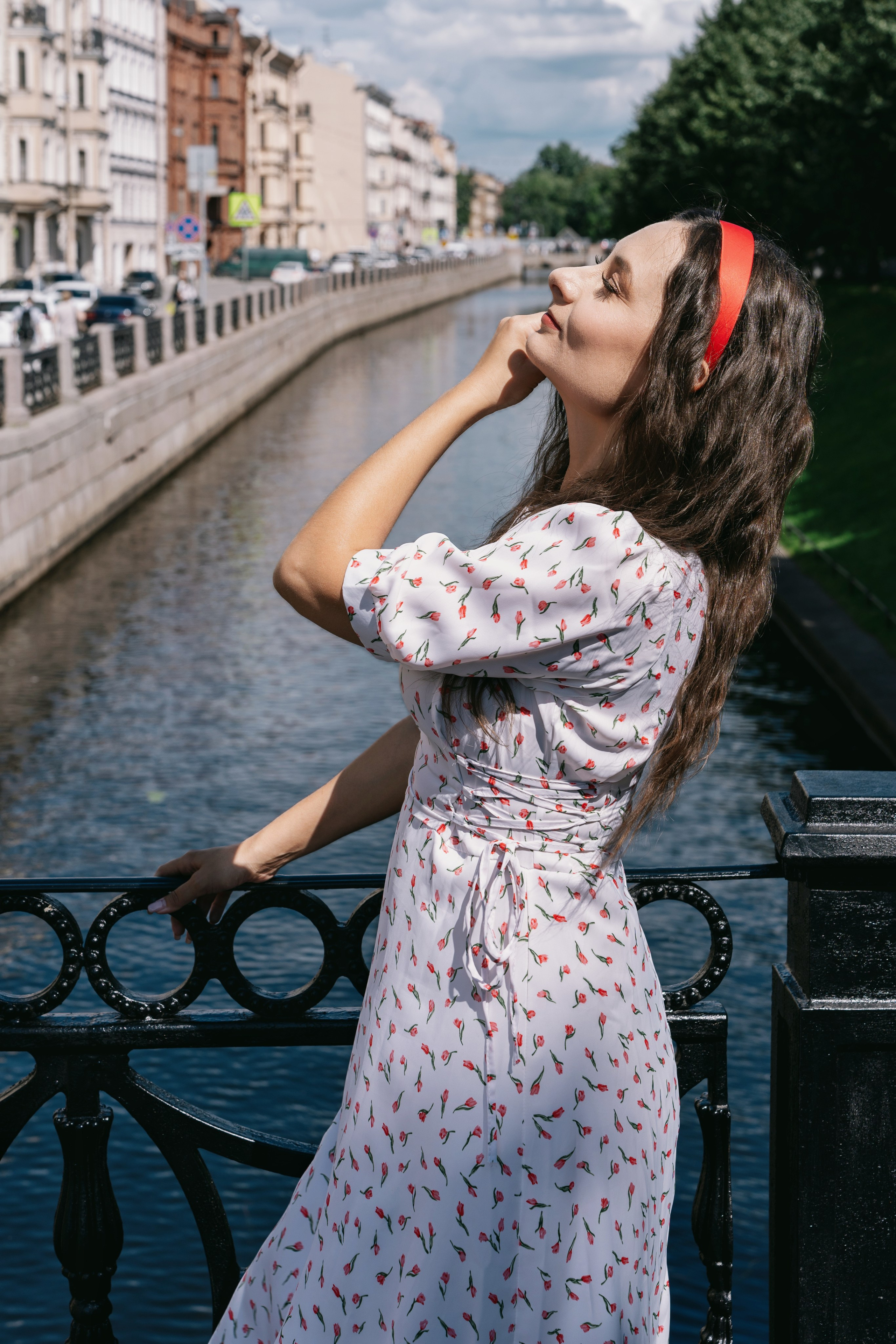 Уличная фотосессия для Ирины в Новой Голландии. Портретный фотограф в Санкт-Петербурге Фарид Леонов