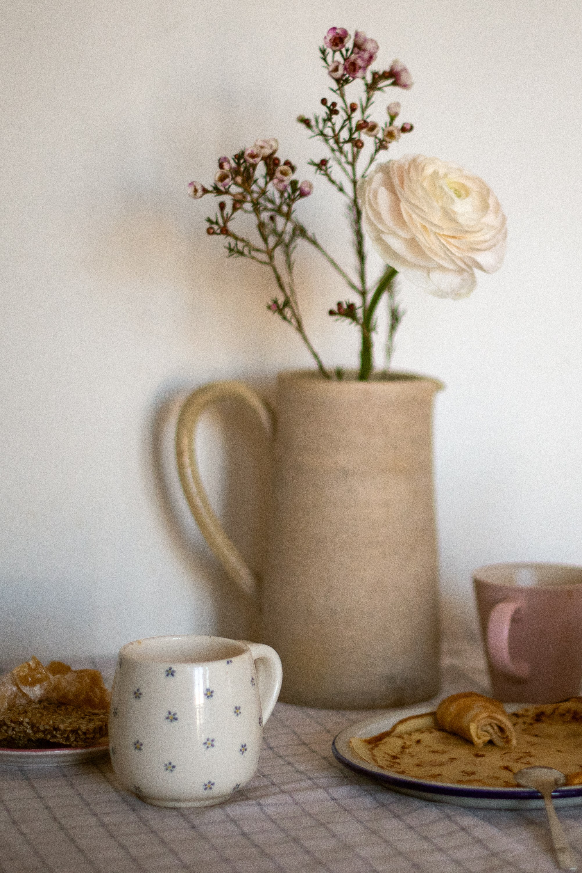 A Mom’s Day: The Everyday Hustle. Documentary family photography in Barcelona and beyond