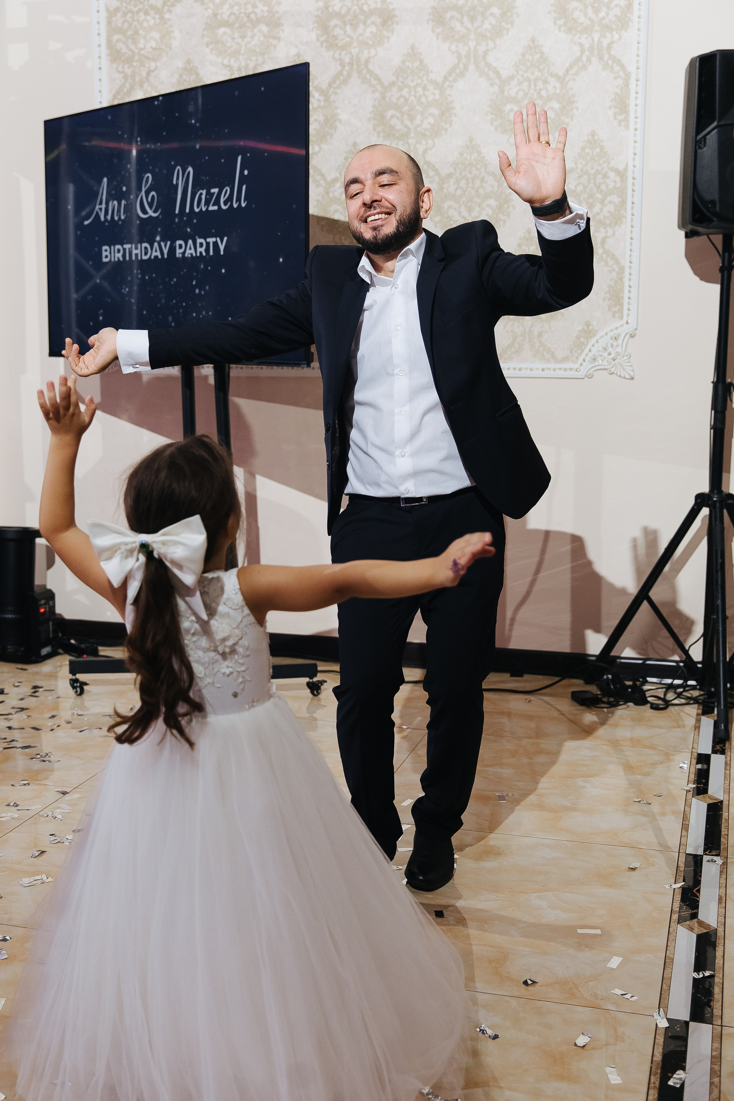 Ани и Назели. 35&5 День рождения, «Янтарь». Фотограф в Красноярске Надежда Воскресенская