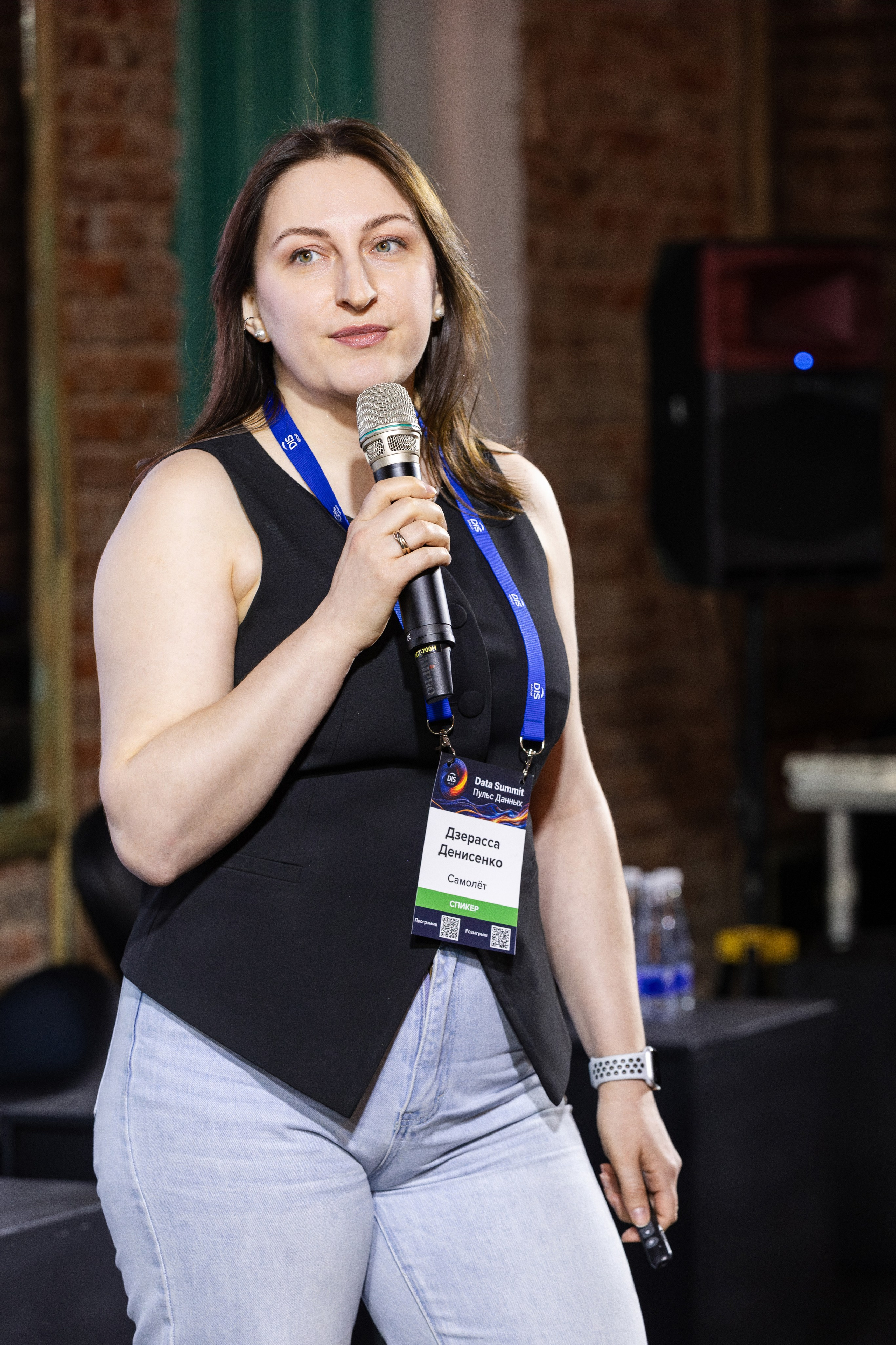 Data Summit 2025 (1). Свадебный репортажный фотограф в Москве