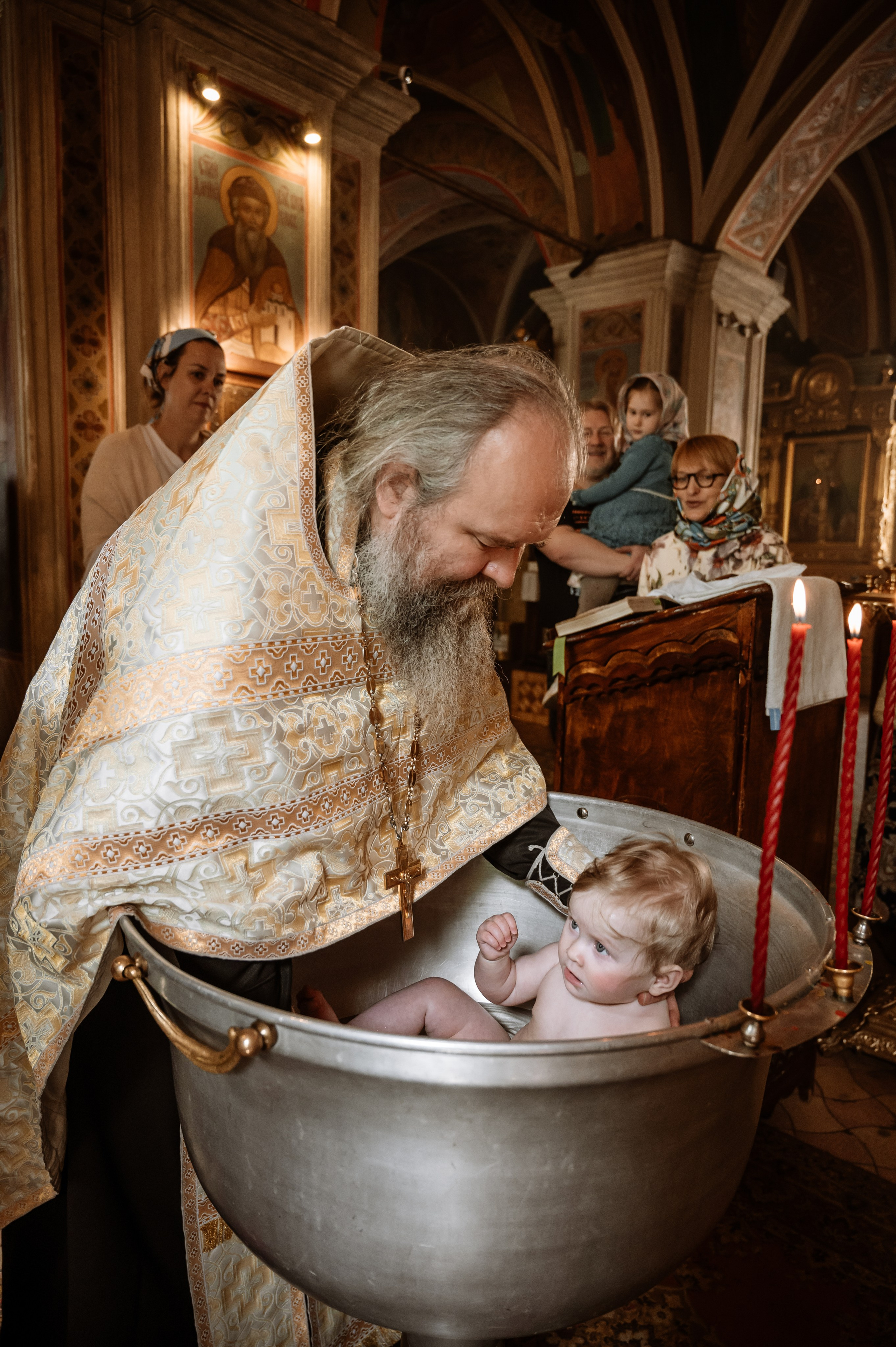 Фотосъёмка крещения. Анастасия Петрович фотограф, фотокорреспондент в Москве и Санкт-Петербурге. Фотосъёмка репортажа, мероприятия, корпоративная съёмка, контент