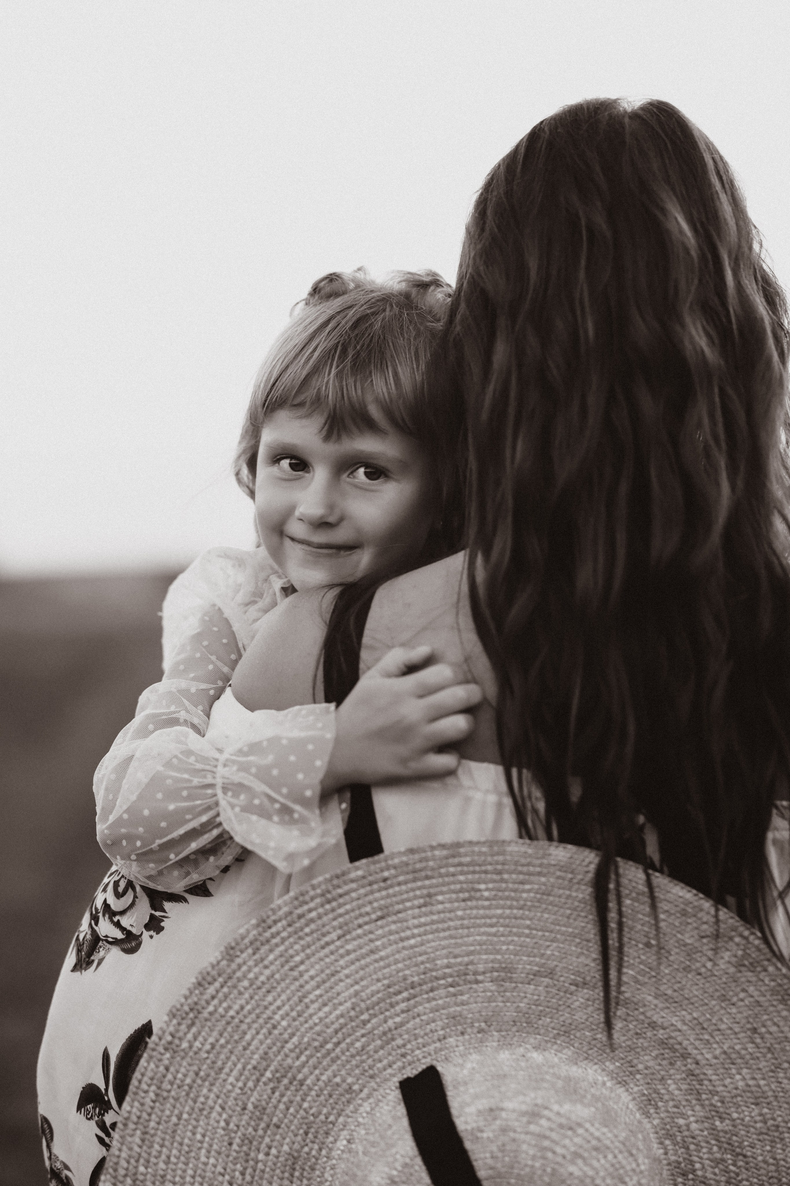 Мама с дочкой. Фотосессия на природе