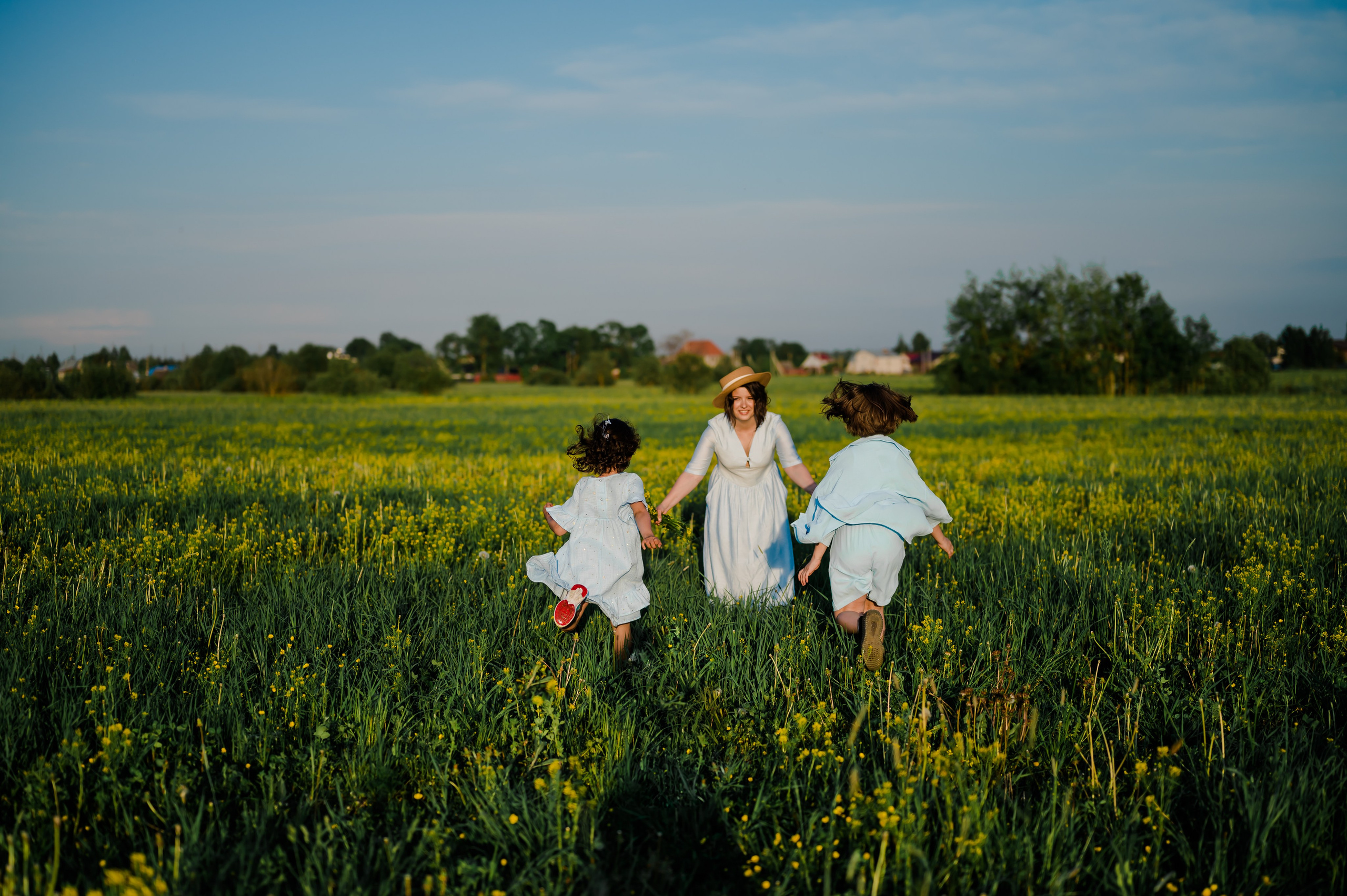 Анна, Дарья и Мария. Рапс. Свадебный и семейный фотограф Евгения Кононова