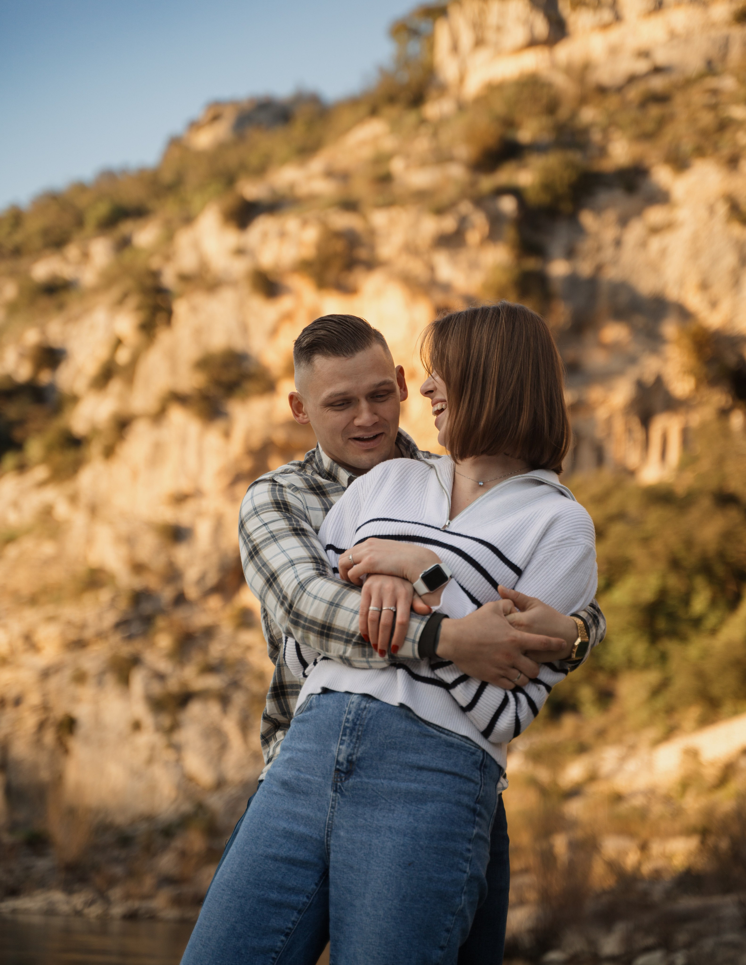 Couple. Photographe à Nîmes — portraits doux, sincères et lumineux