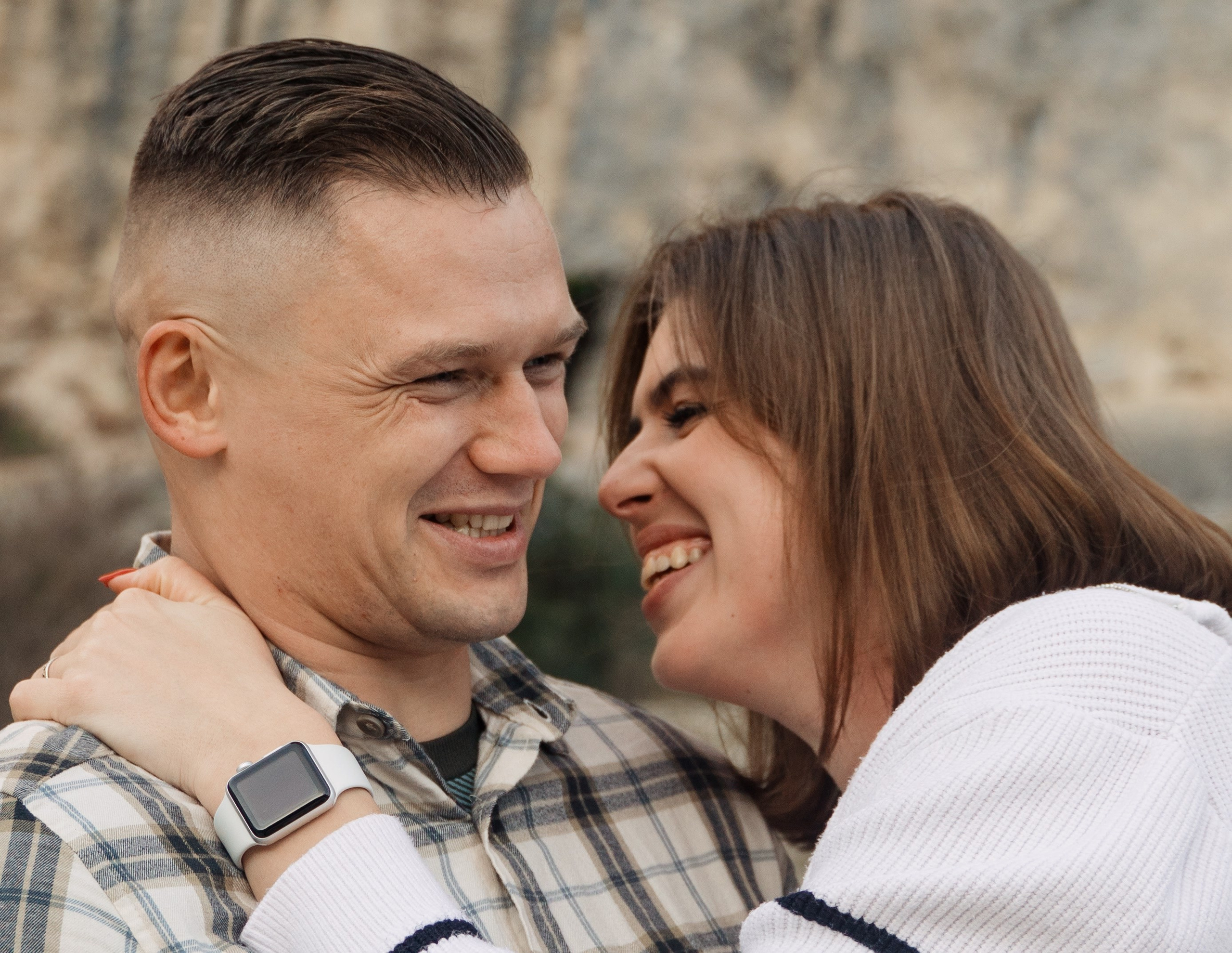 Couple. Photographe à Nîmes — portraits doux, sincères et lumineux