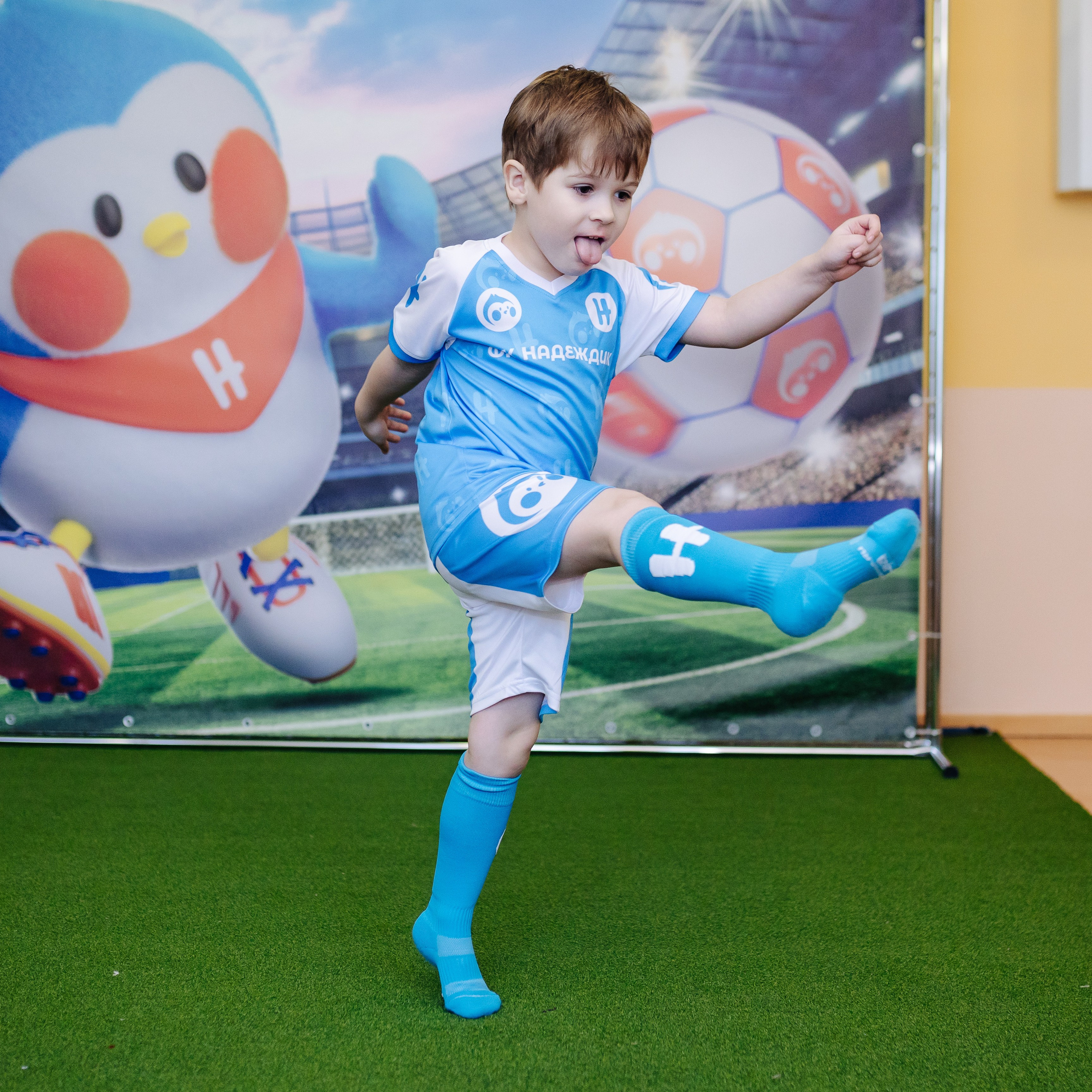 Фотосессия с кубком в детских садах г. Магнитогорска. Денис Прохоров Фотограф в г. Магнитогорск