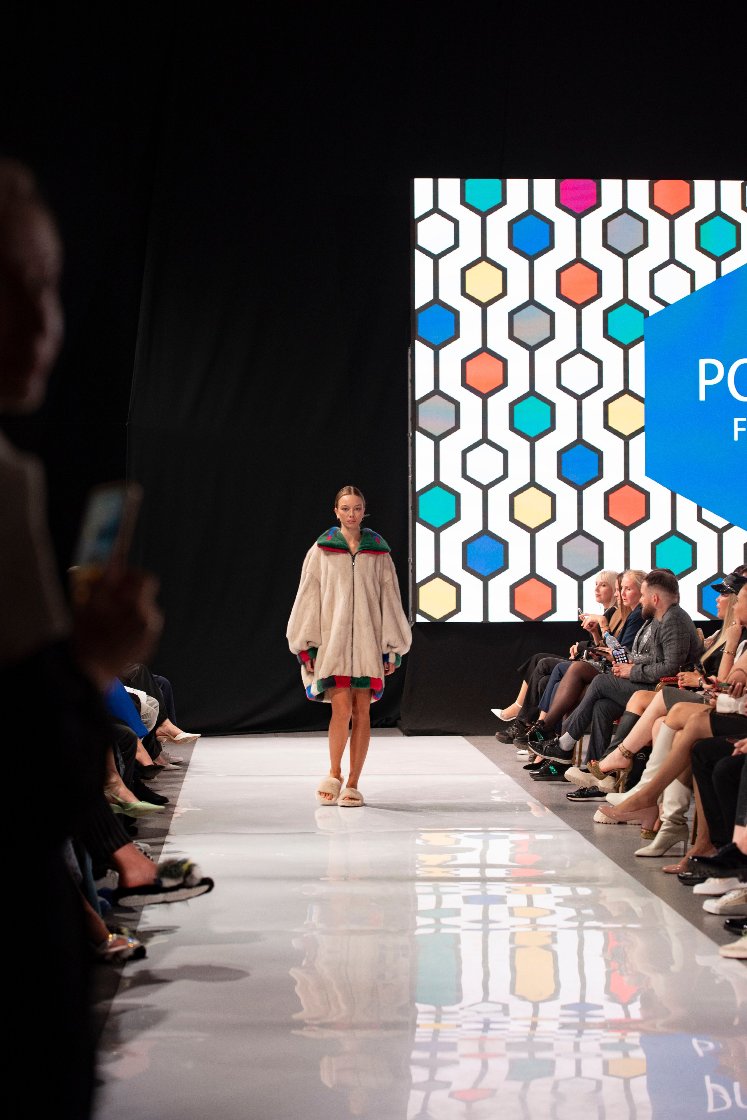 Фотограф на модельный показ. Свадебный, семейный, фэшн фотограф, школьный фотограф в Сочи