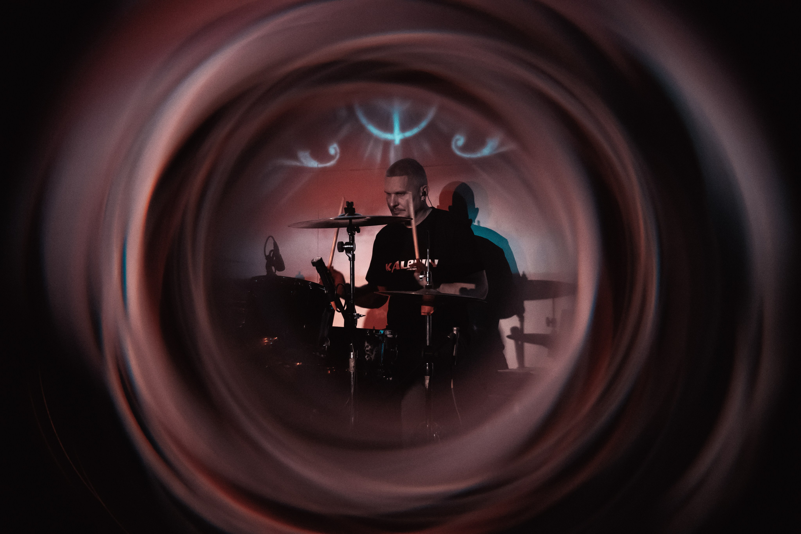 Черный обелиск. Красноярск, 08.04.2025, Эрмитаж. Фотограф Регина Крикунова г. Красноярск