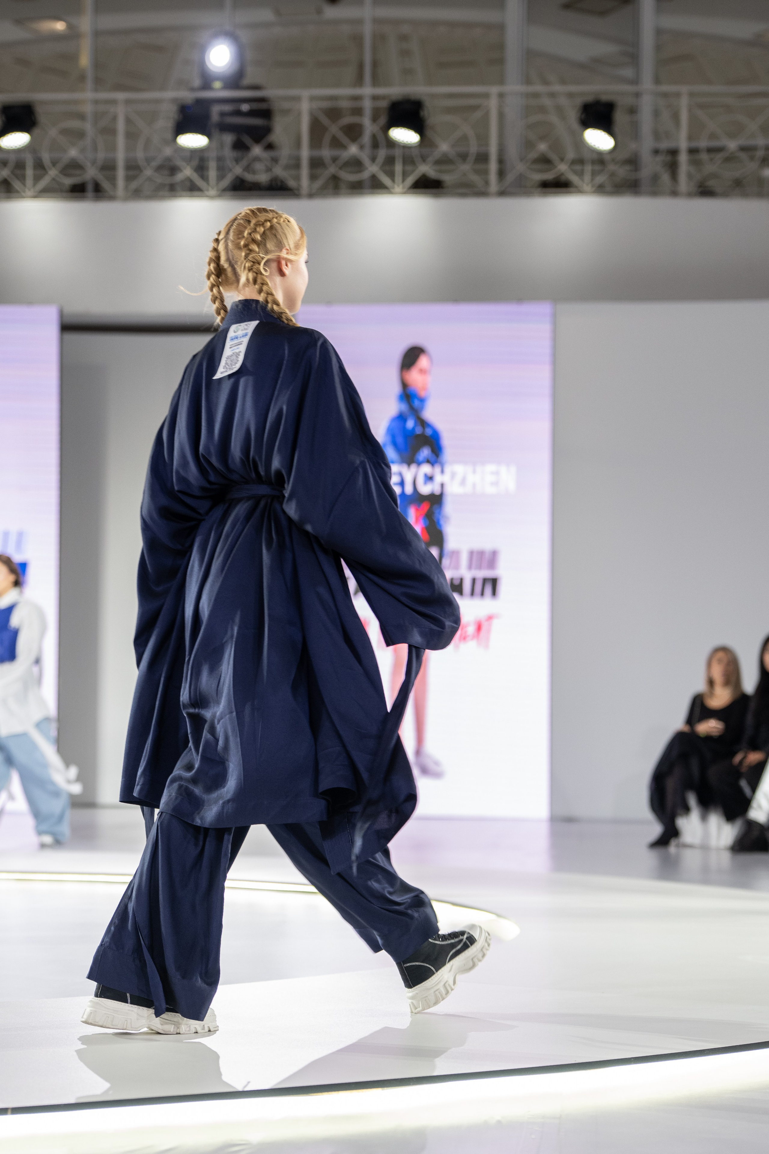 Брэнд Yang Lain. Сайт Алматинского НЮ АРТ, будуар и фэшн фотографа Дениса Карпенко