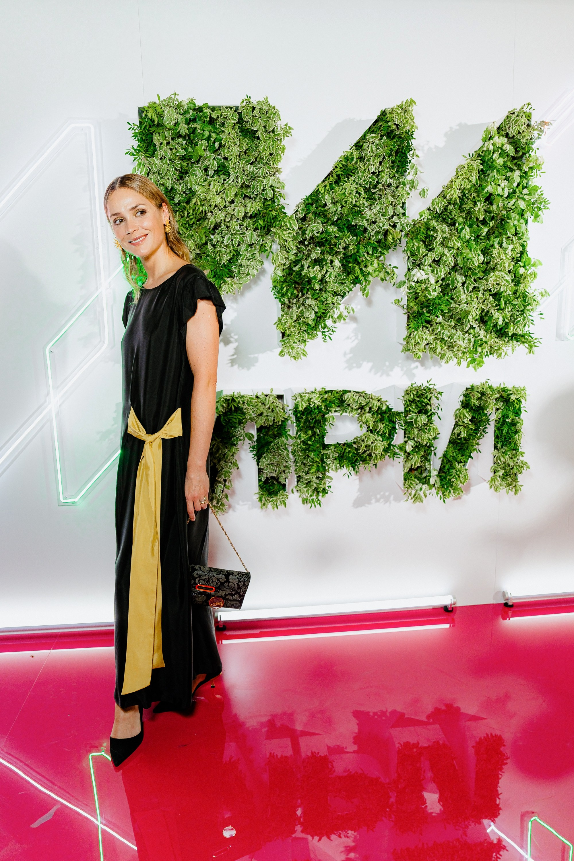 Национальная премия интернет-контента ИРИ. Костя Жуков — фотограф в Москве