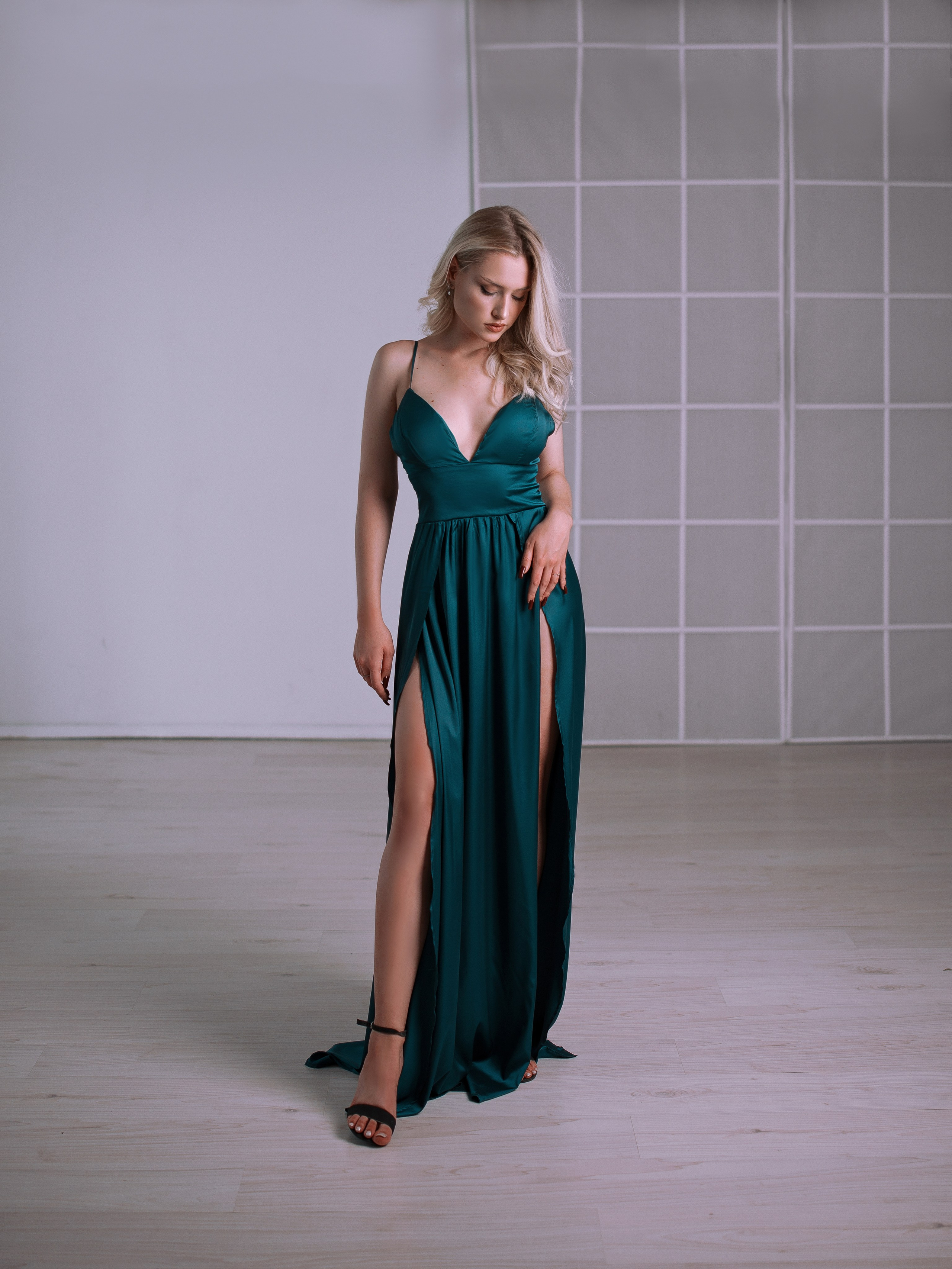 Эффектное шелковое платье напрокат в Севастополе