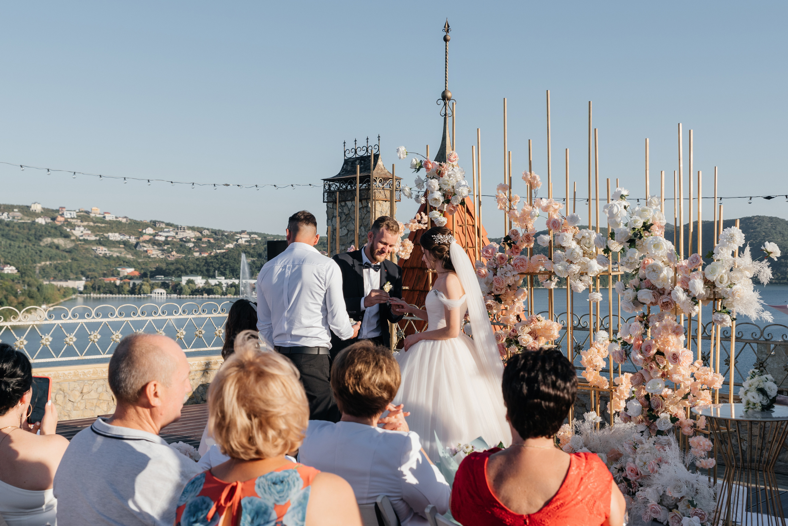 Свадебная съемка В Абрау Дюрсо «Крылья». Свадебный фотограф в Новороссийске Александр Абрамян