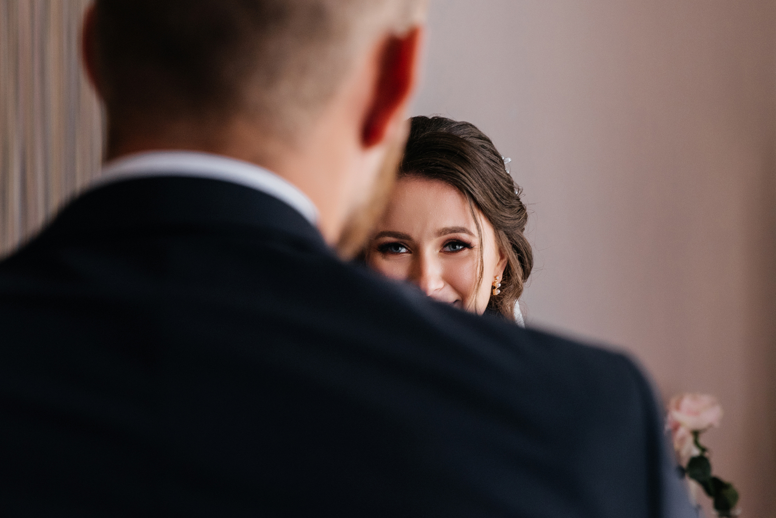 Слезы радости на свадьбе