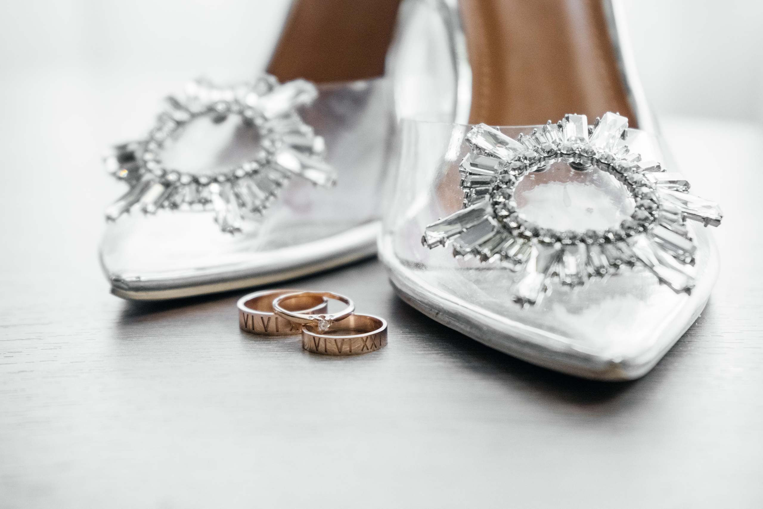 Свадебные туфли, кольца