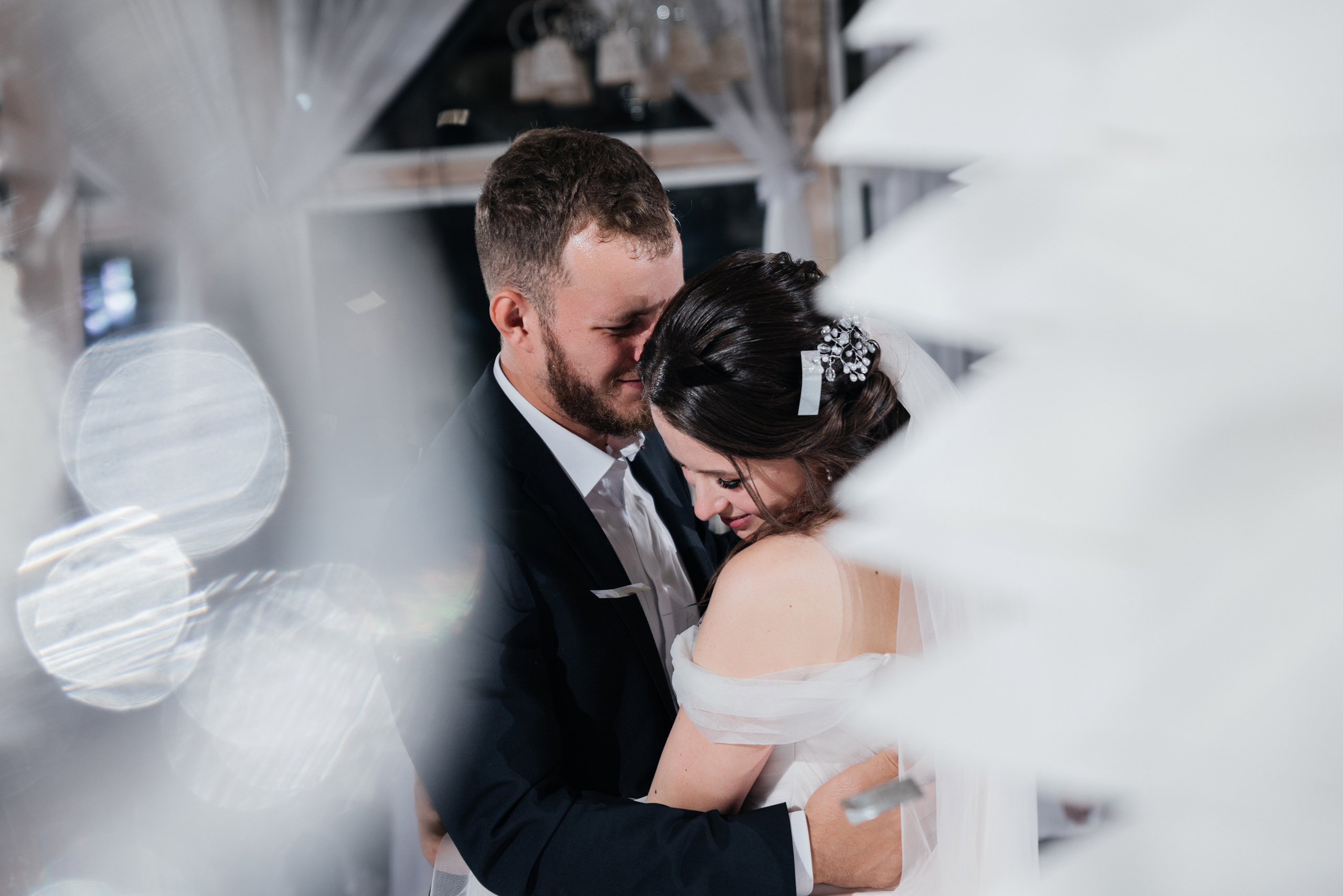 Свадебная съемка В Абрау Дюрсо «Крылья». Свадебный фотограф в Новороссийске Александр Абрамян