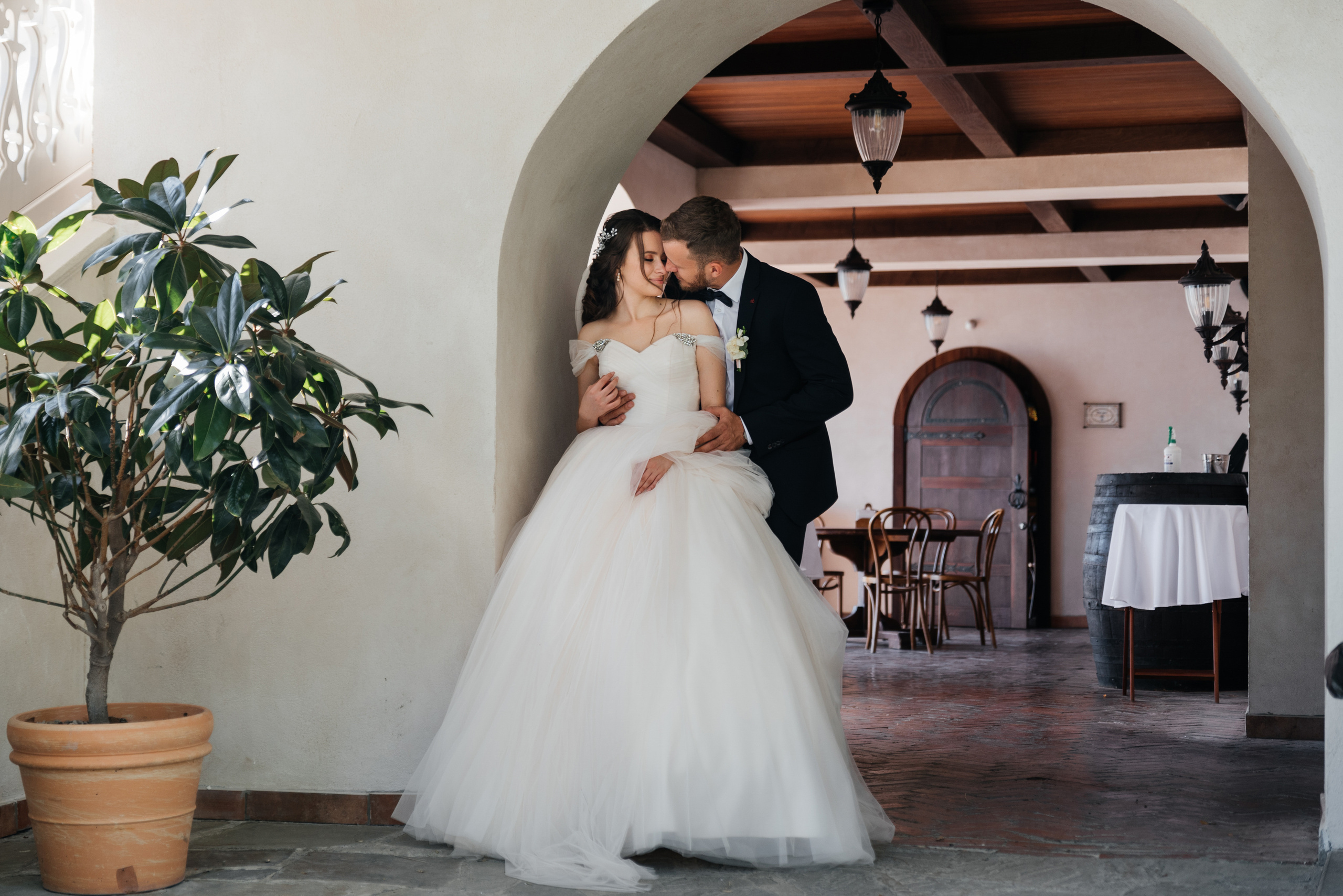 Свадебная съемка В Абрау Дюрсо «Крылья». Свадебный фотограф в Новороссийске Александр Абрамян