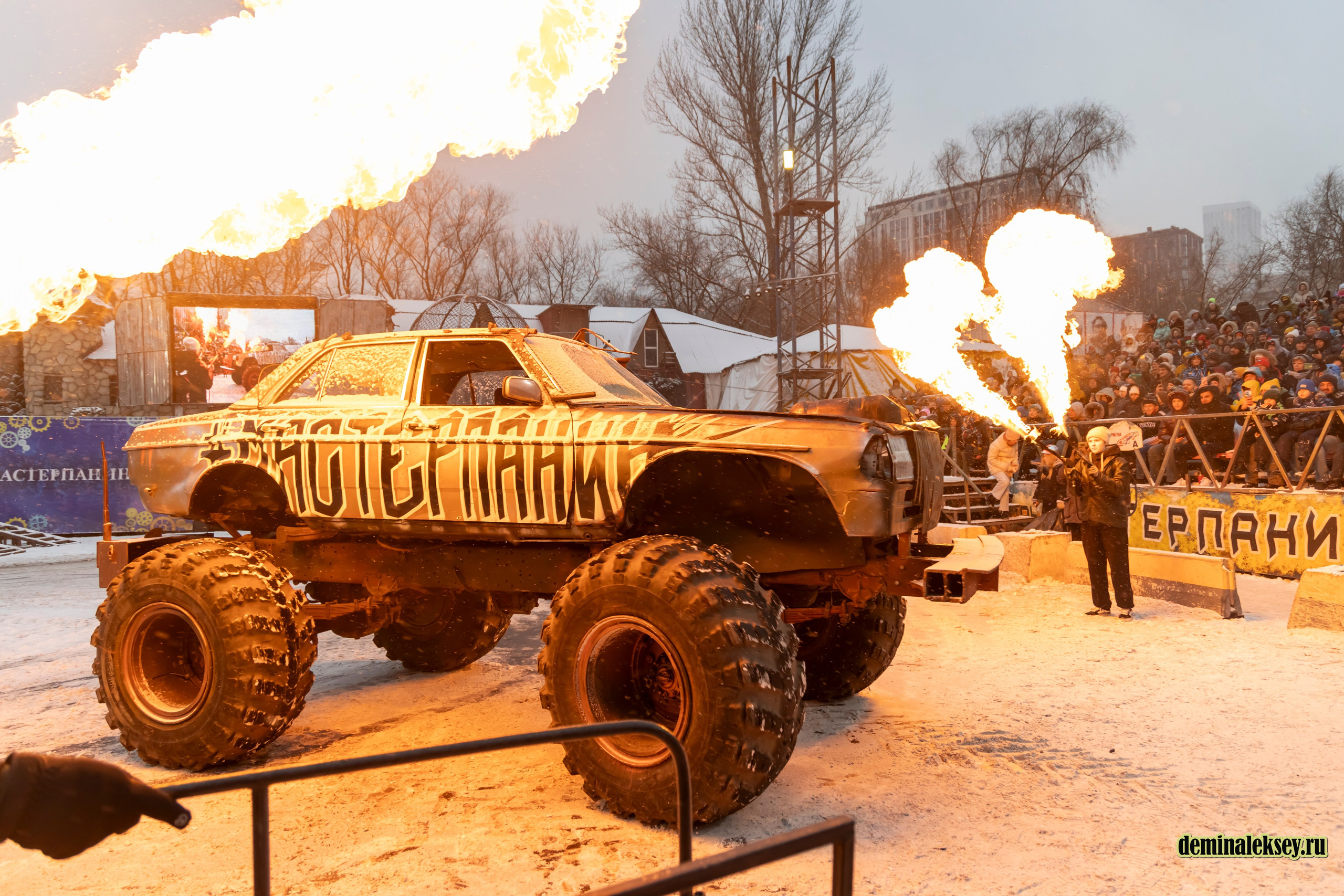Танки против Монстр-Траков. Репортажный, семейный и студийный фотограф в Москве Демин Алексей