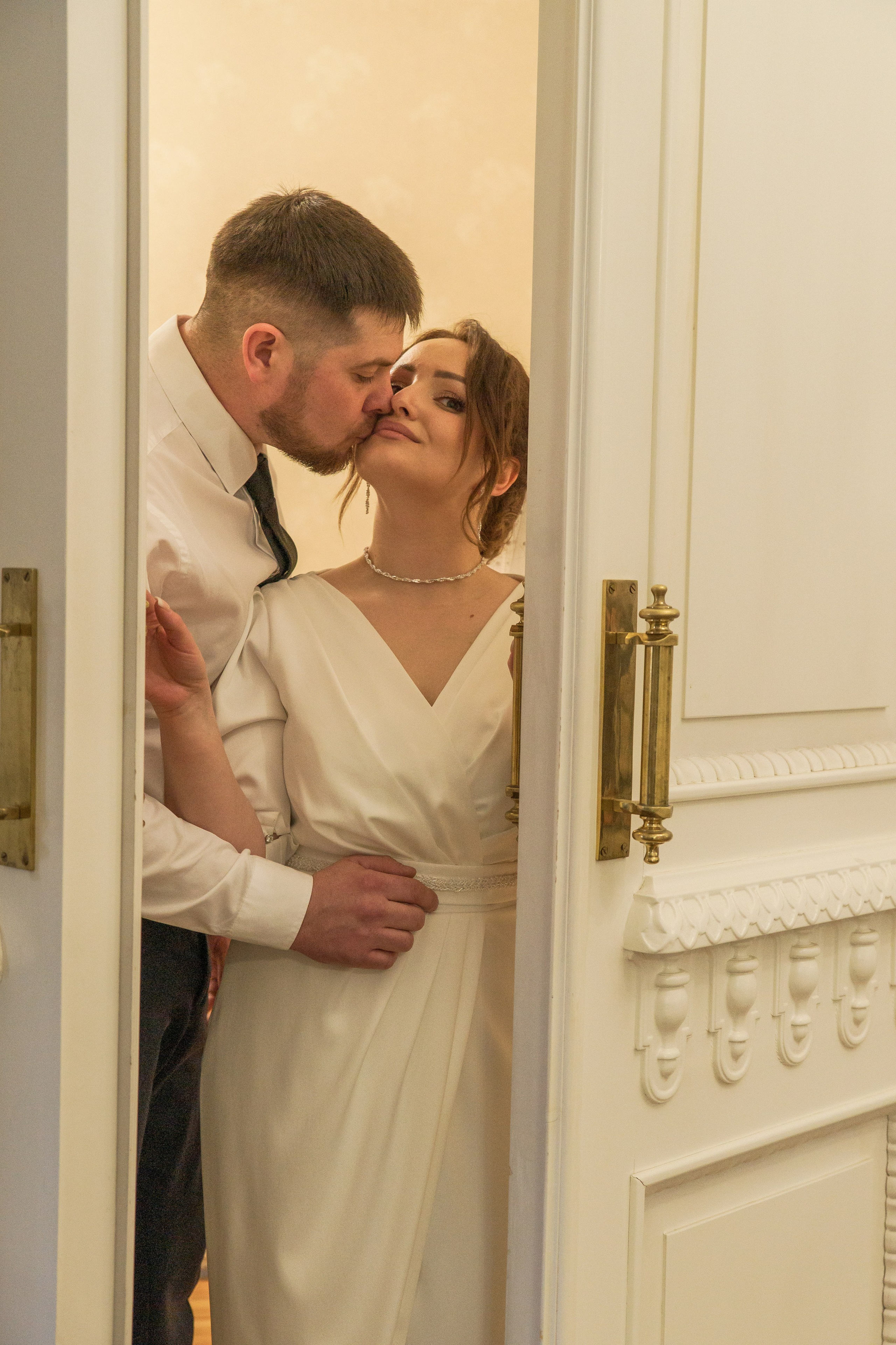 День Бракосочестания Саши и Насти фотосъемка в Загсе. Я Ольга Казанцева, фотографирую снимаю ваши киноистории и печатаю фото и цифровые портреты на холсте