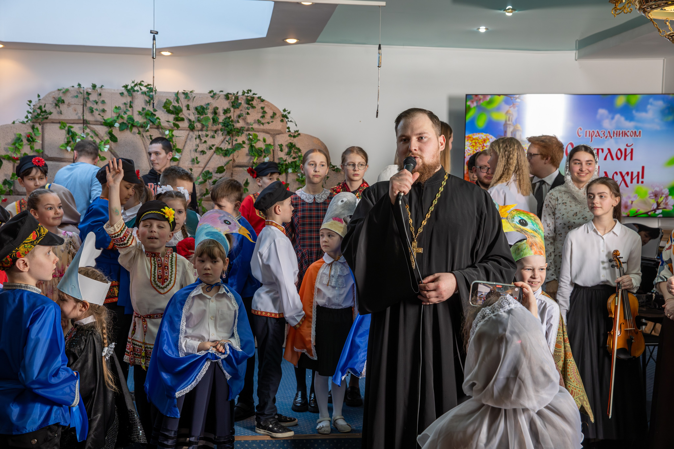Пасхальный концерт Воскресная школа 2025. Фотограф Таинств Крещение и Венчания г. Магадан Власова Ульяна