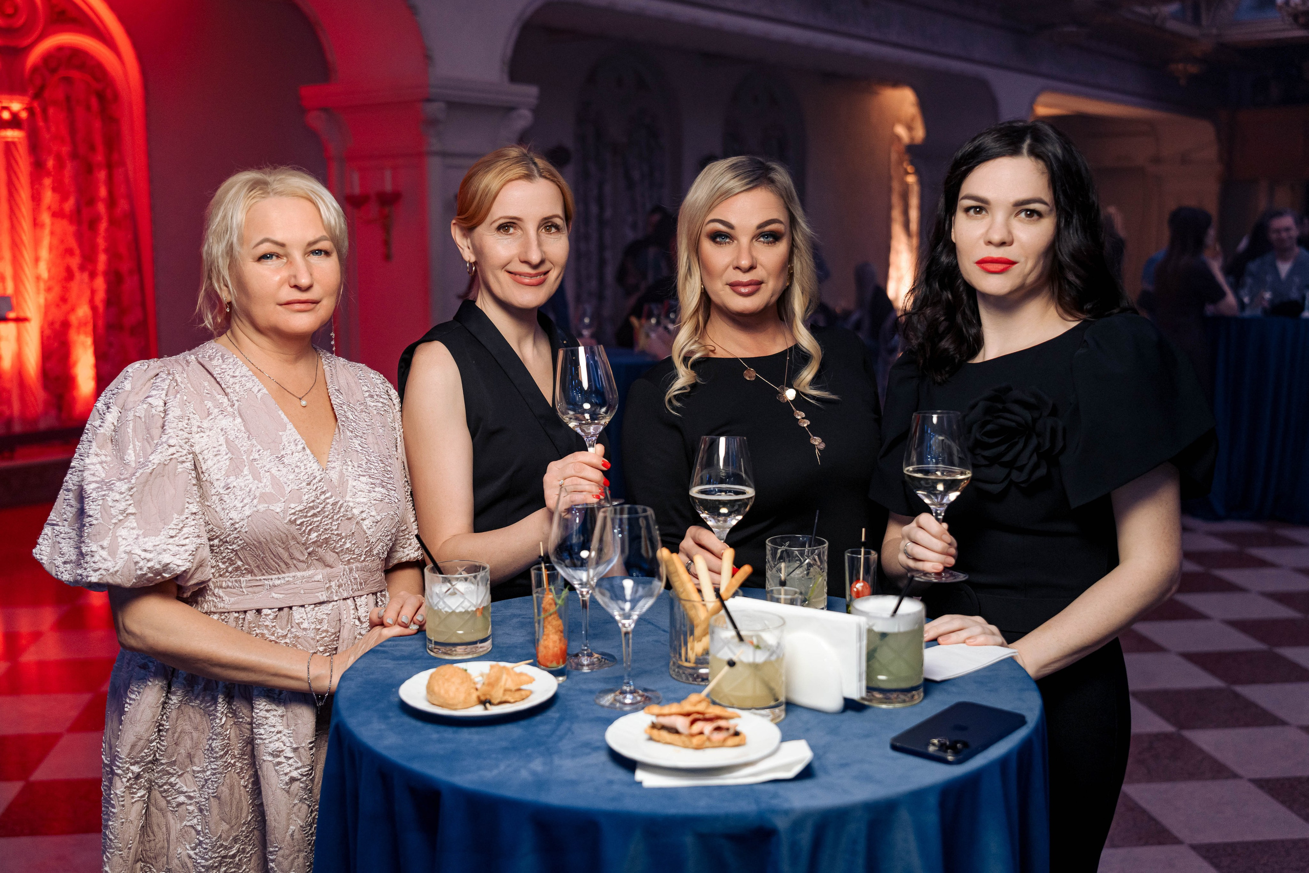 SIMPLE PRIVE. Максим Комаров — Профессиональный фотограф