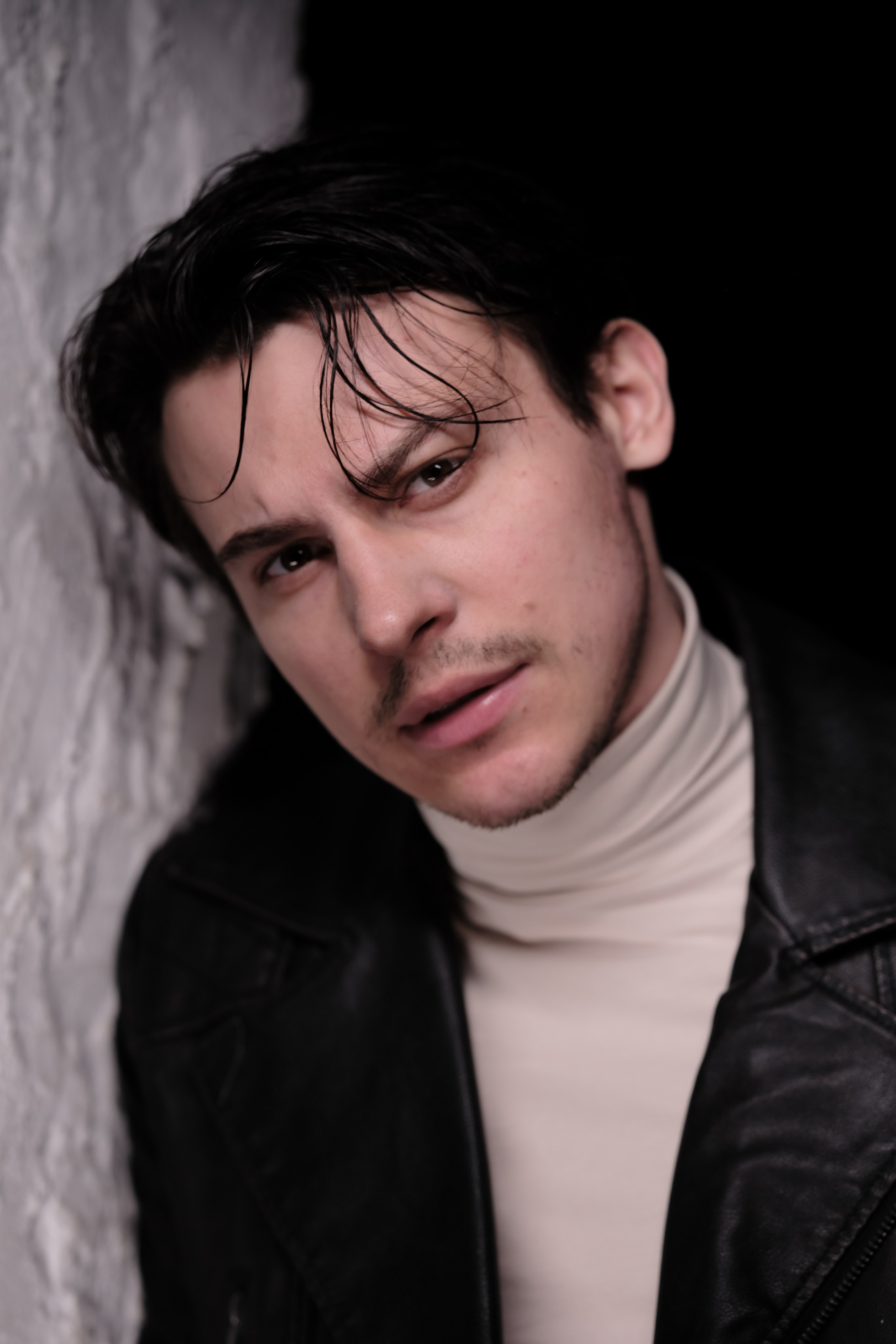 Сергей. Фотограф в Москве и Праге: индивидуальные портреты, парные фотосессии