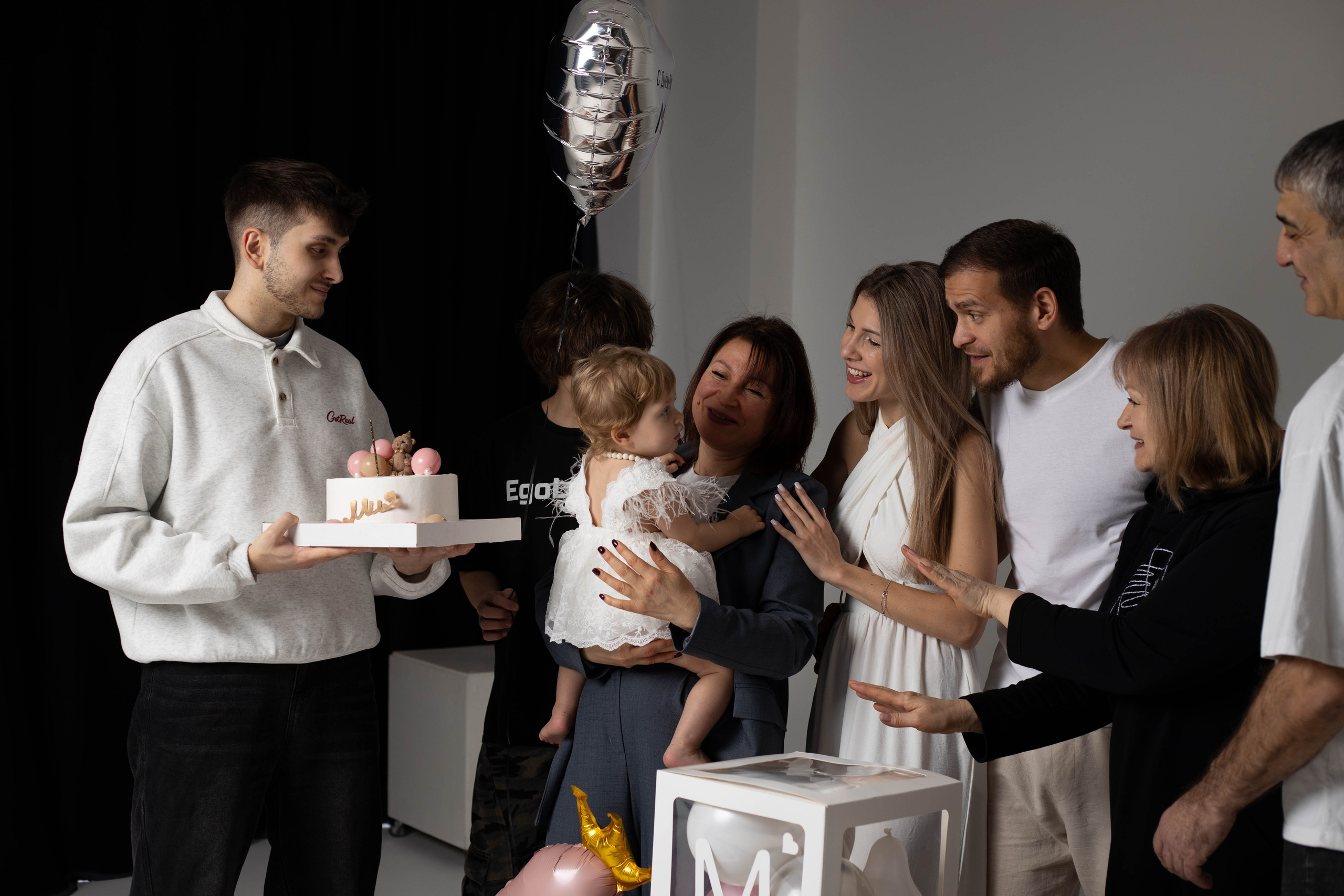 День рождения малышки Мии в кругу семьи. Фотограф Елена Варзиева