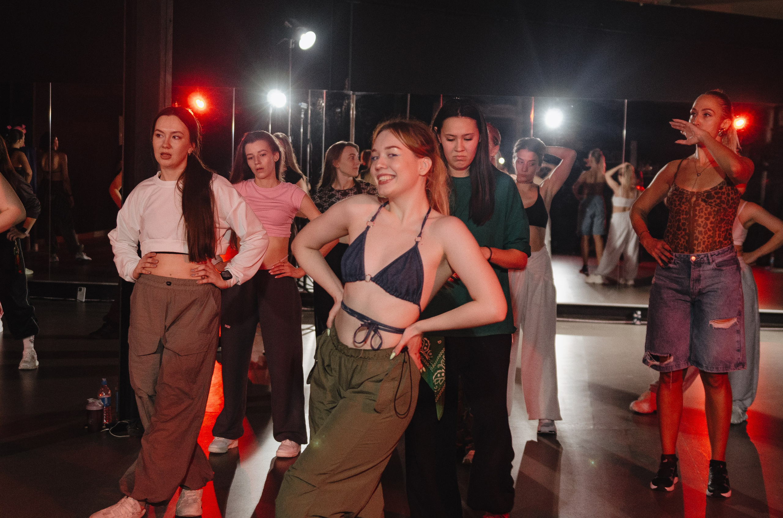 Мастер-классы по High Heels/Girly hip-hop от Оксаны ATTA. Денисова Аля — фотограф для парных съемок и индивидуальных историй в Барнауле