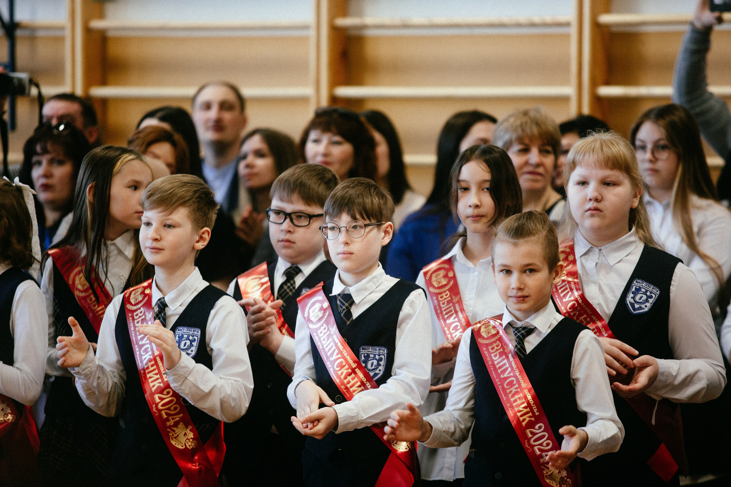 Выпускной в начальной школе. Арт-фотограф Крис Л. в Тобольске: портрет, семейные, свадьбы