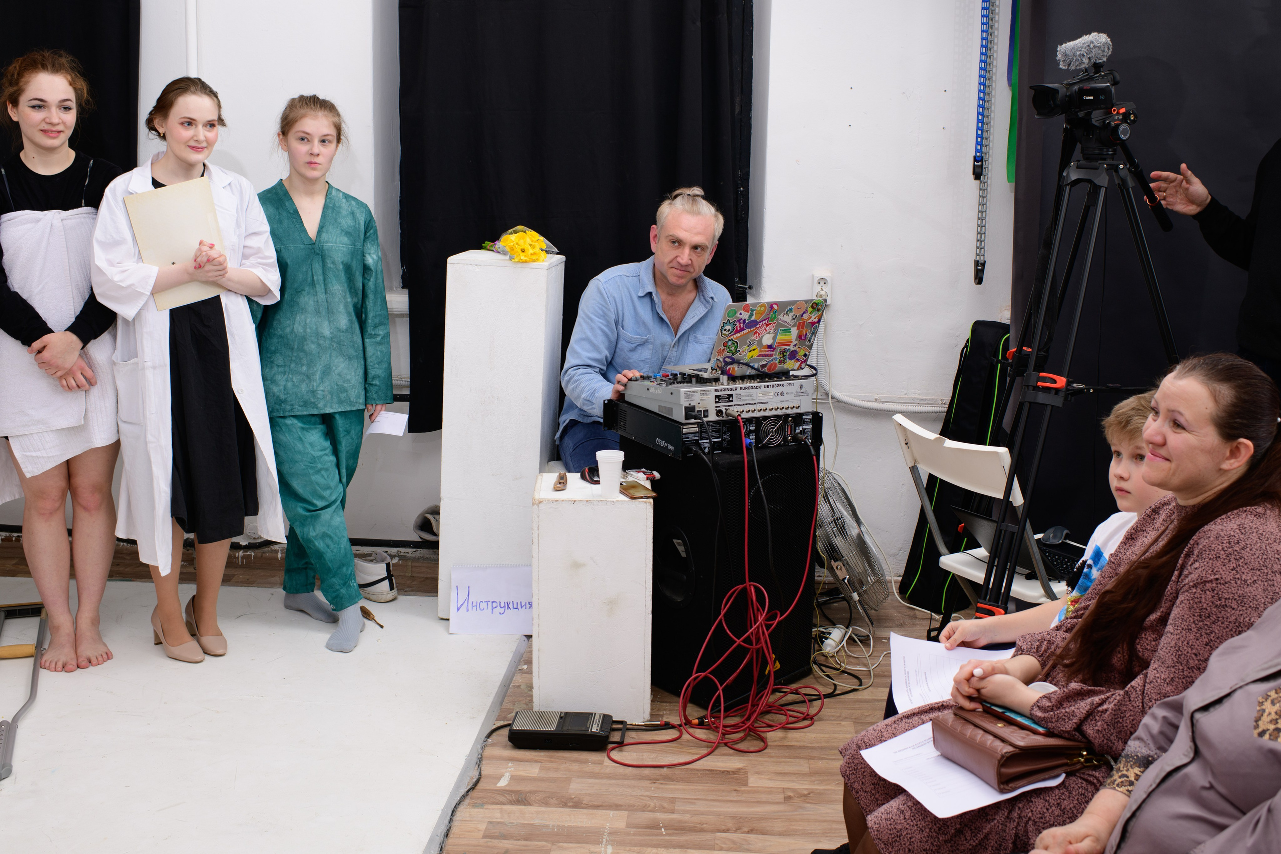 Фотосъемка выступления молодежного театра «РеСпект». Организация и проведение фотосъемок в Санкт-Петербурге. Фотограф Смирягин Илья