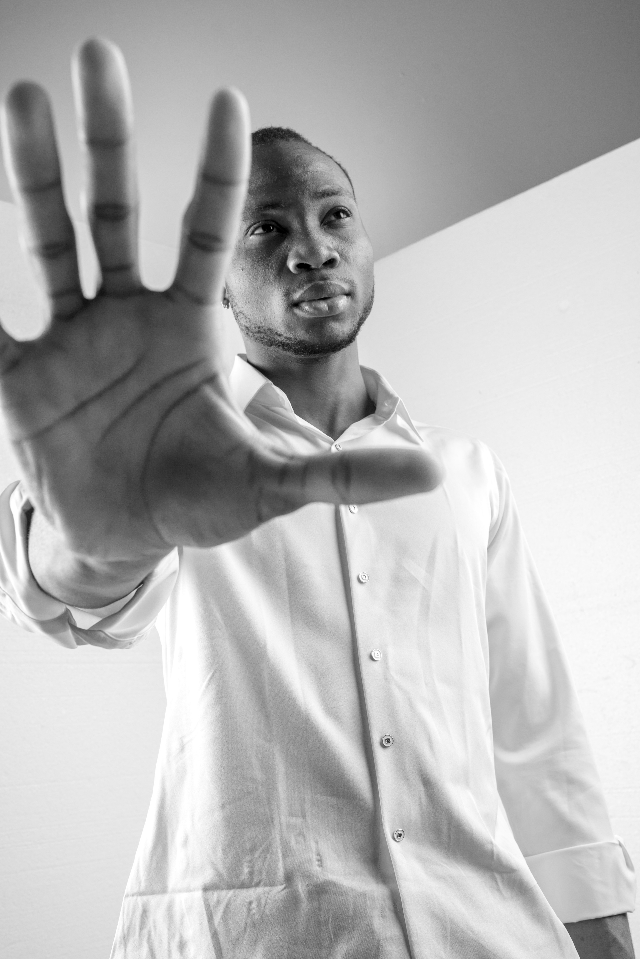 Классическая мужская фотосессия в студии