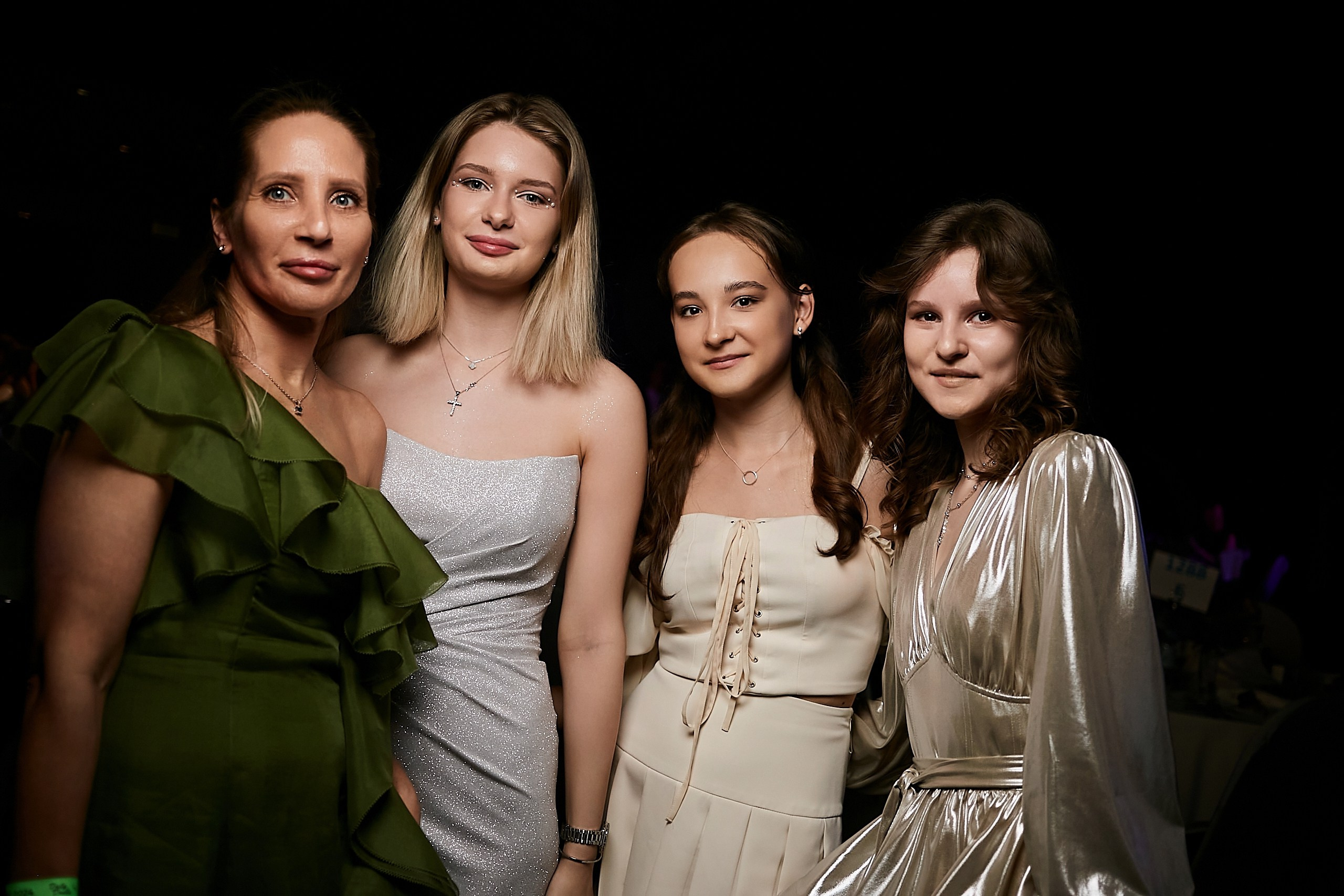 Выпускной 2024 концертный зал Академия ВТБ. Фотограф и Видеограф в Москве. Олег Корушев