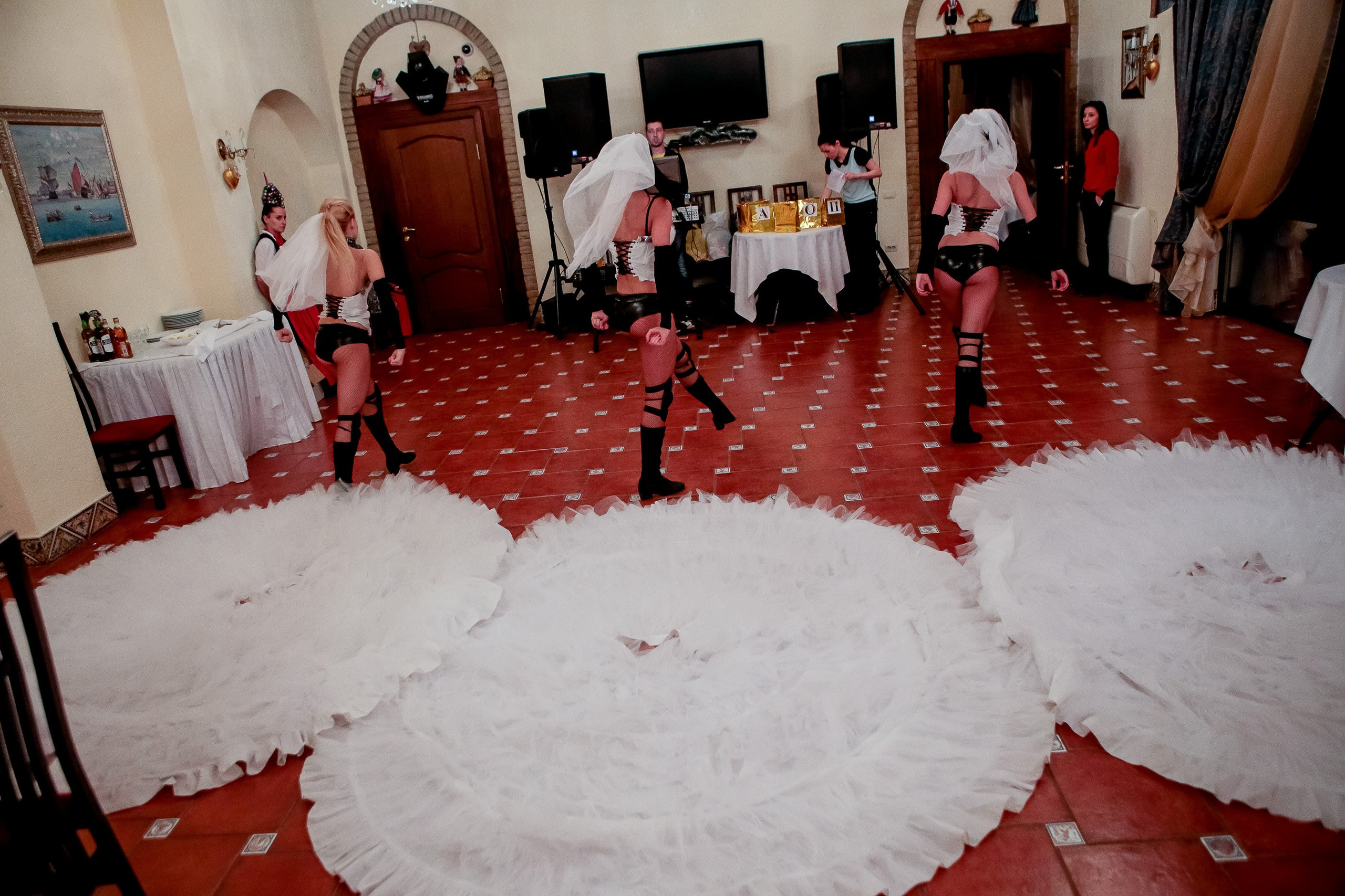 Корпоратив. Max Matvich and Victoria Basova are professionals in their field