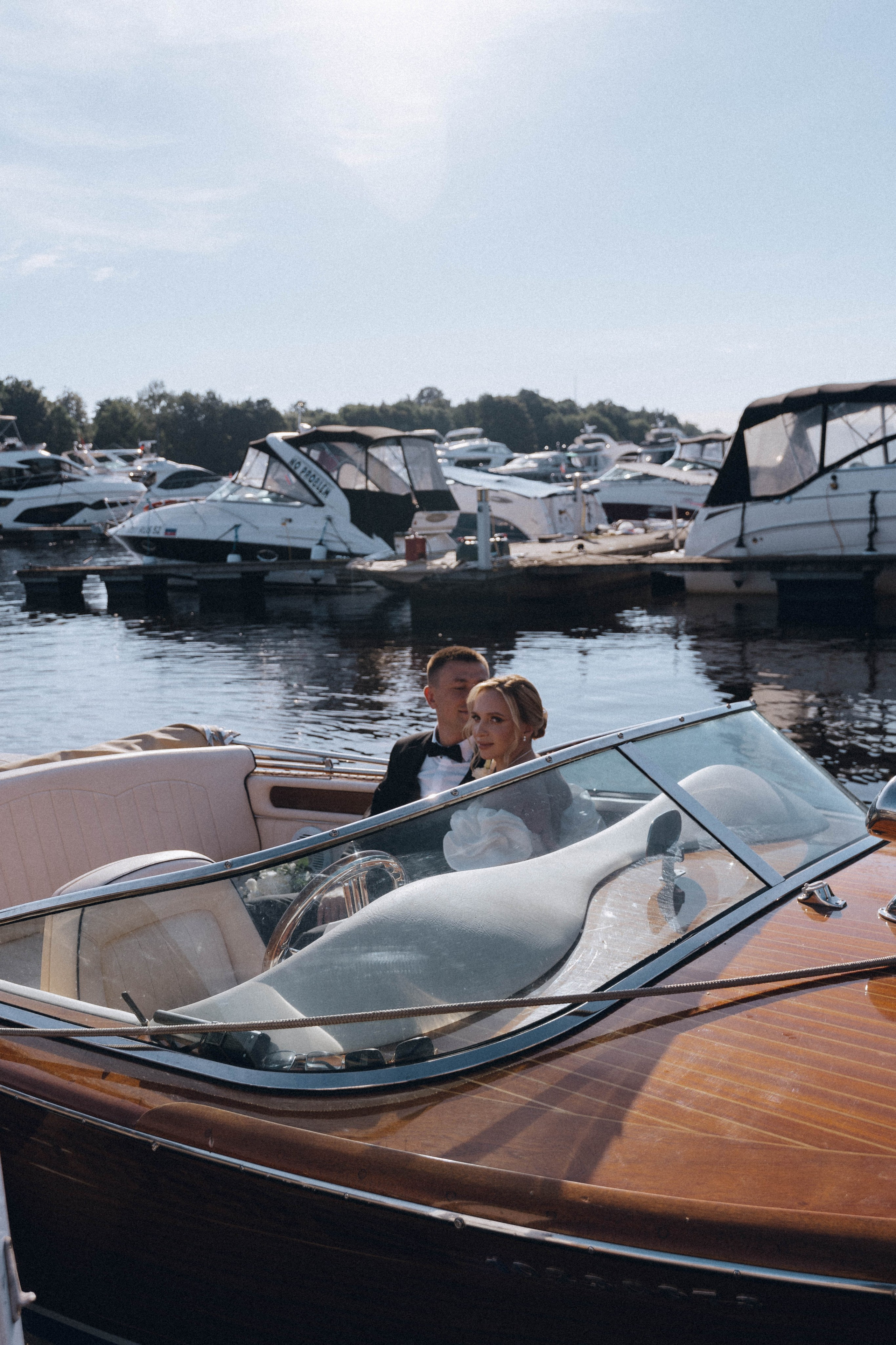 СВАДЕНБНАЯ СЬЕМКА НА КАТЕРЕ ПО КАНАЛАМ САНКТ-ПЕТЕРБУРГА И В АКВАТОРИИ НЕВЫ. Профессиональный фотограф, Санкт-Петербург — Виктория Богомолова