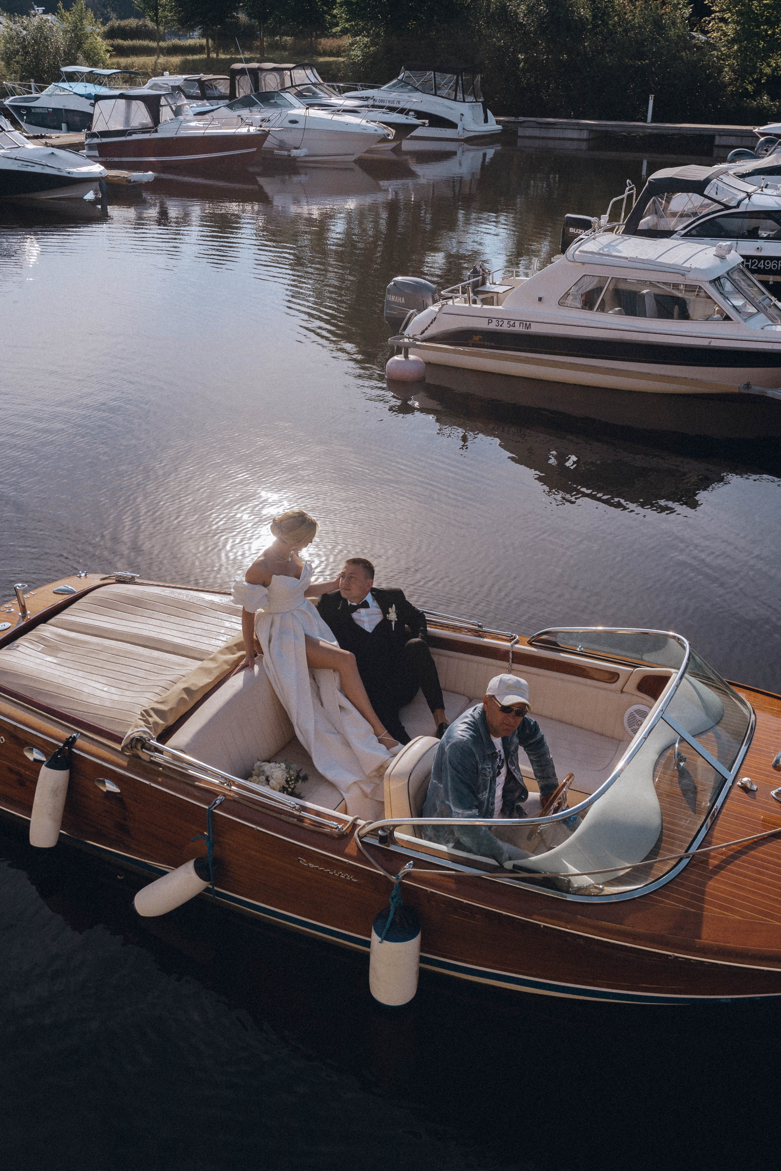 СВАДЕНБНАЯ СЬЕМКА НА КАТЕРЕ ПО КАНАЛАМ САНКТ-ПЕТЕРБУРГА И В АКВАТОРИИ НЕВЫ. Профессиональный фотограф, Санкт-Петербург — Виктория Богомолова