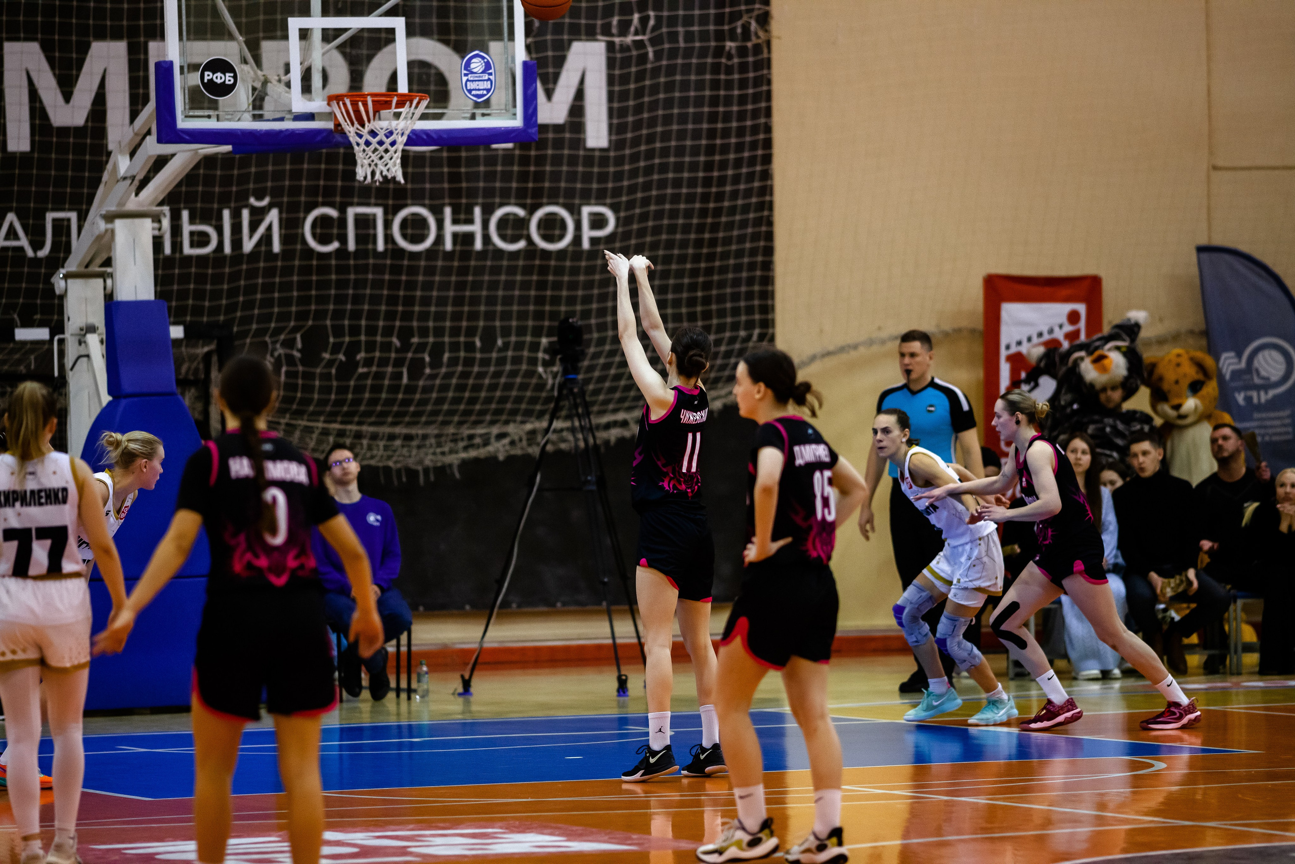 ЧГУ-Атланта — Ростов-ЮФУ / 1 игра. Фотография