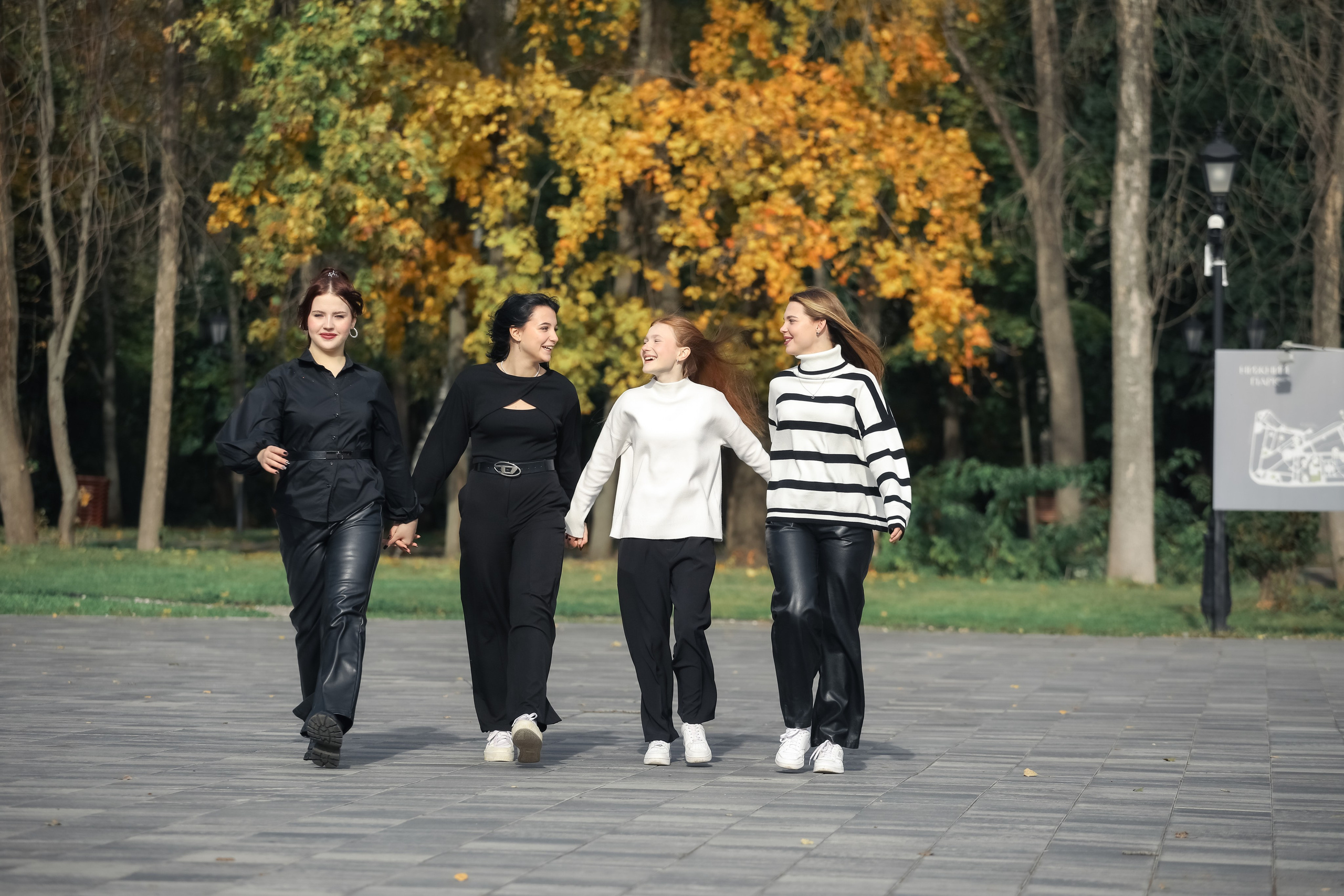 Фотосессия школьников в парке. Выпускные альбомы Евгении Виноградовой г. Липецк