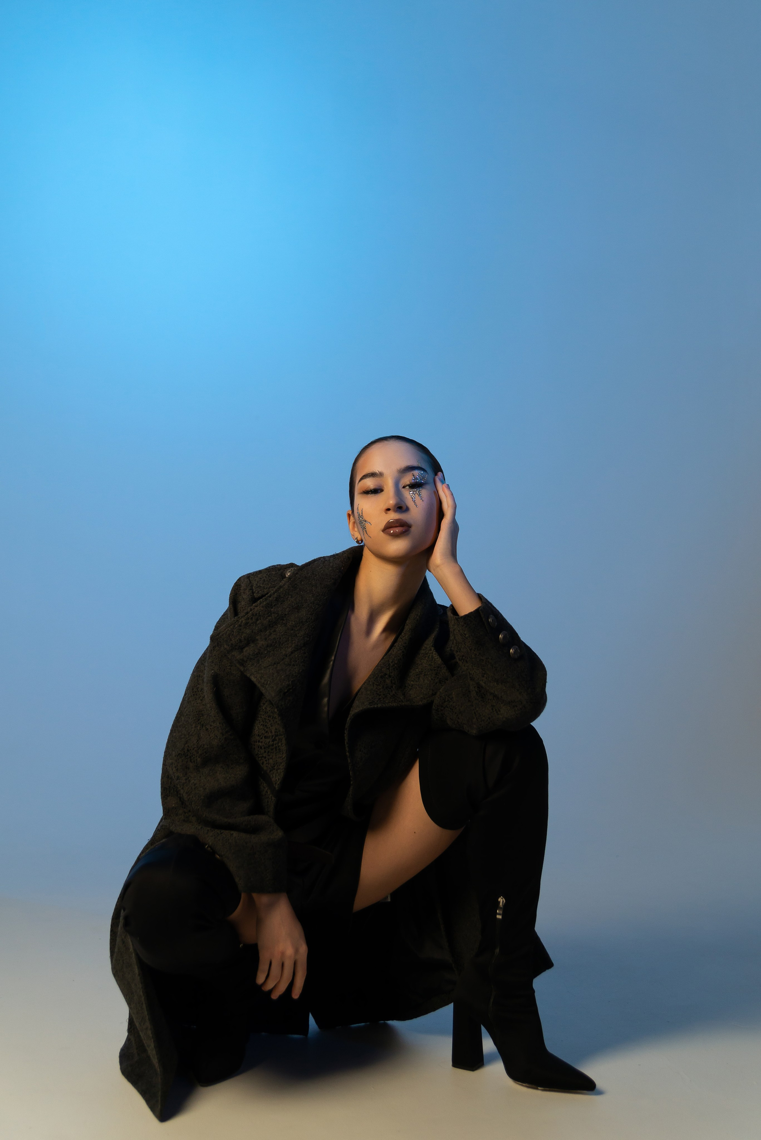 В студии. Асель Мурзина фотограф Казань